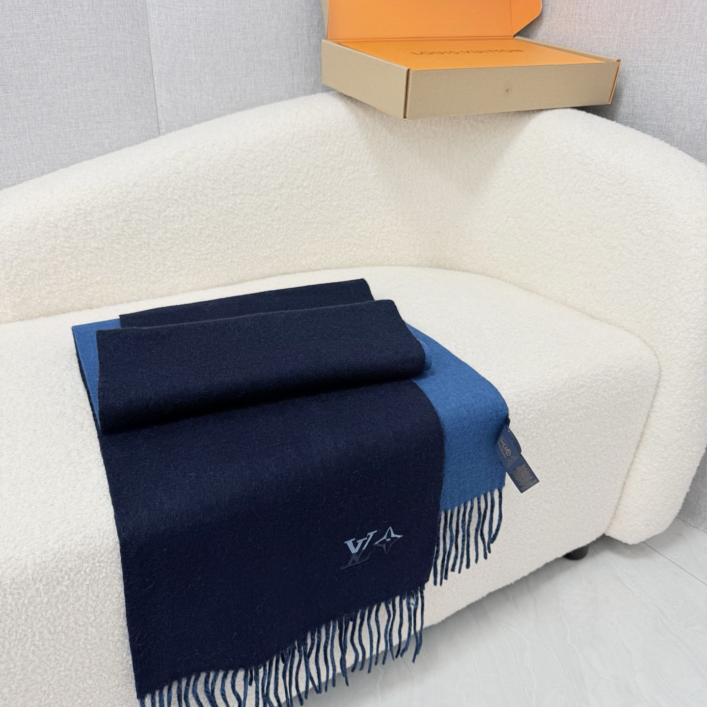 Louis Vuitton LV Dual Scarf - DesignerGu