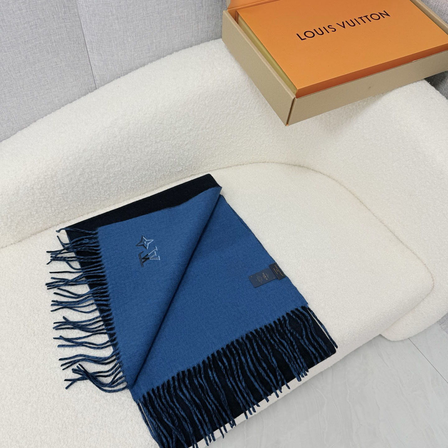 Louis Vuitton LV Dual Scarf - DesignerGu