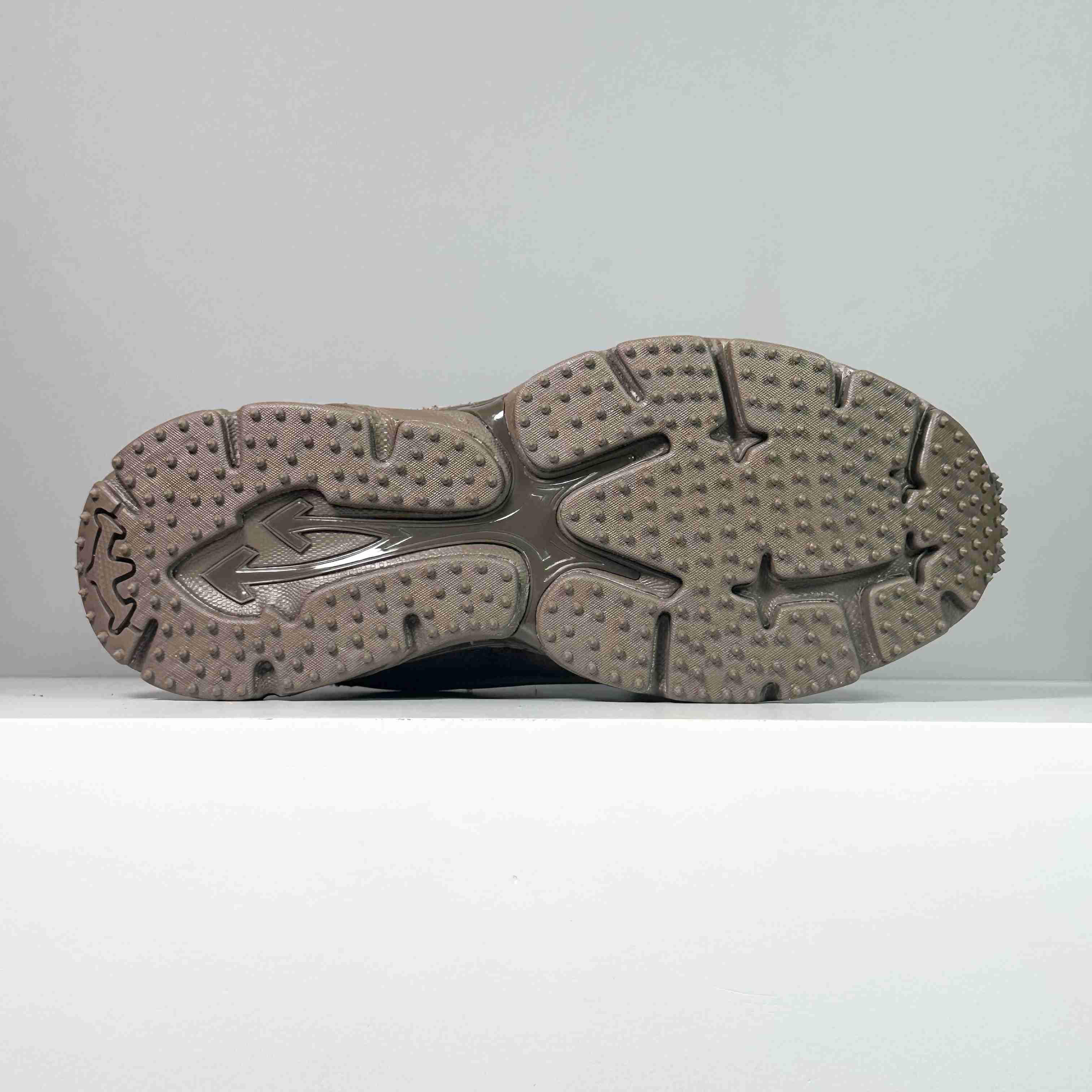 Off-White Brown Be Right Back Logo Combination Sneakers - DesignerGu