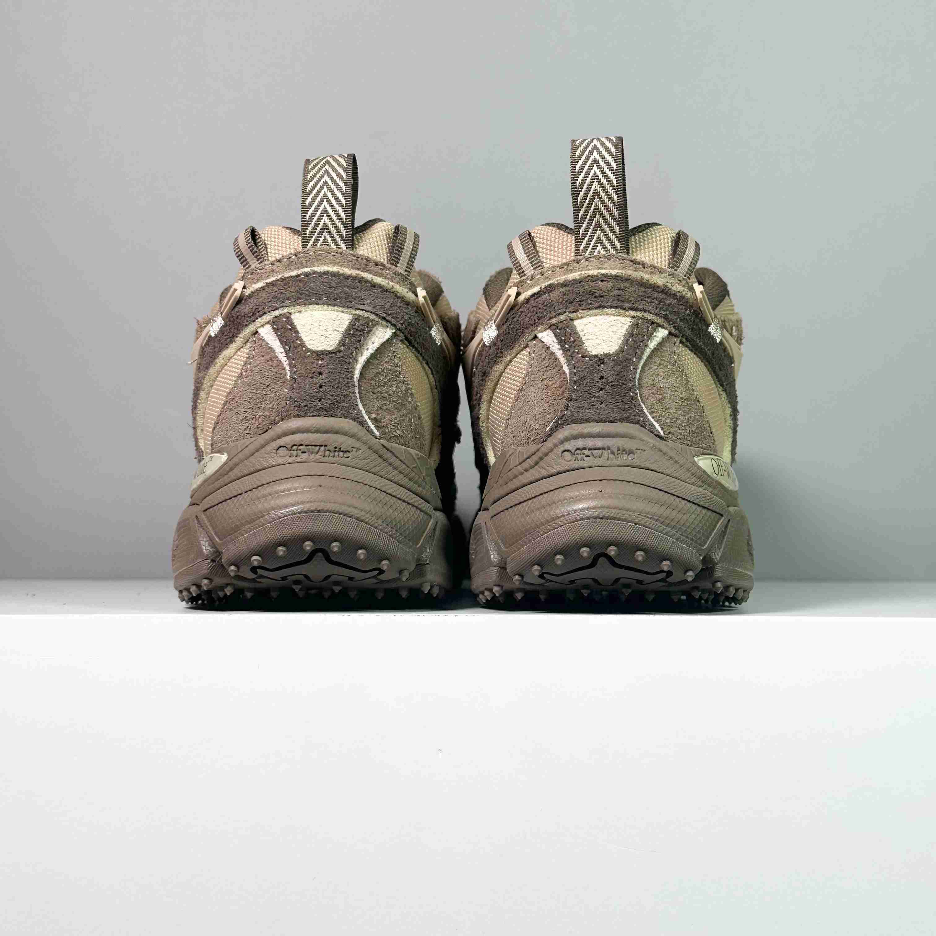 Off-White Brown Be Right Back Logo Combination Sneakers - DesignerGu