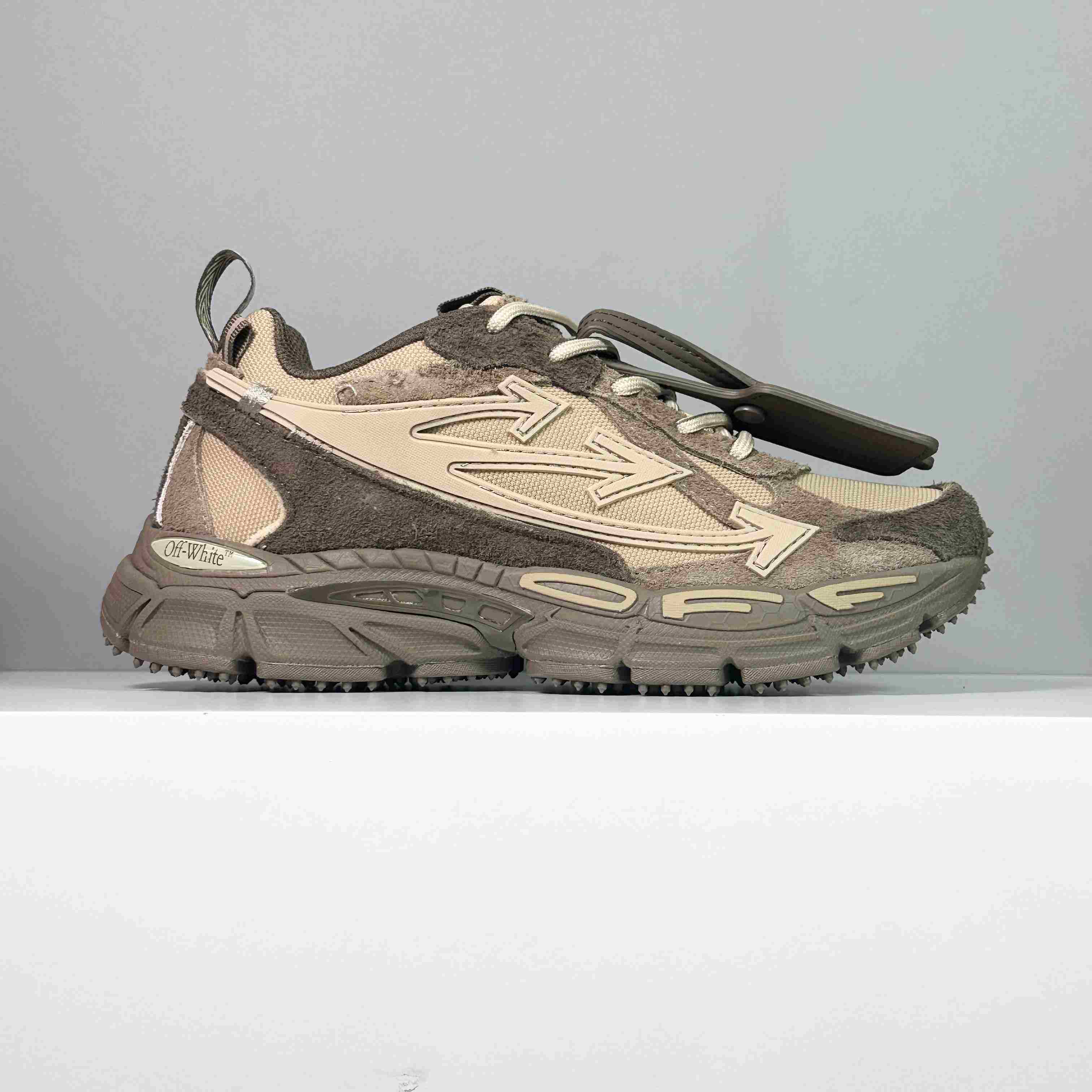 Off-White Brown Be Right Back Logo Combination Sneakers - DesignerGu