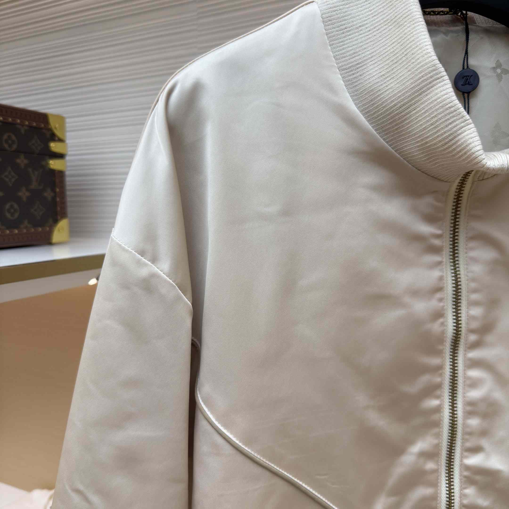 Louis Vuitton Satin Track Top 1AK6KO - DesignerGu