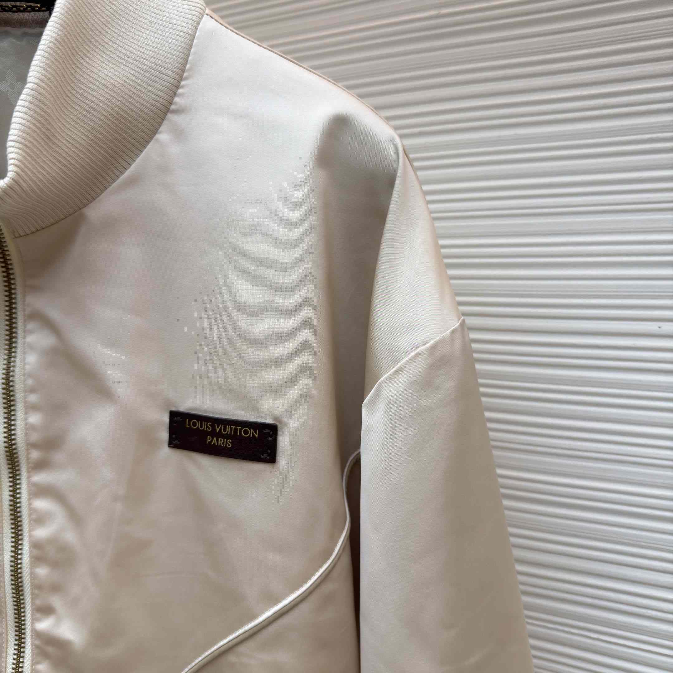 Louis Vuitton Satin Track Top 1AK6KO - DesignerGu