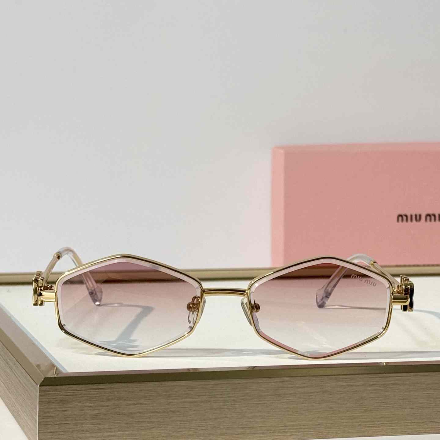 Miu Miu MU 504ZS Sunglasses - DesignerGu
