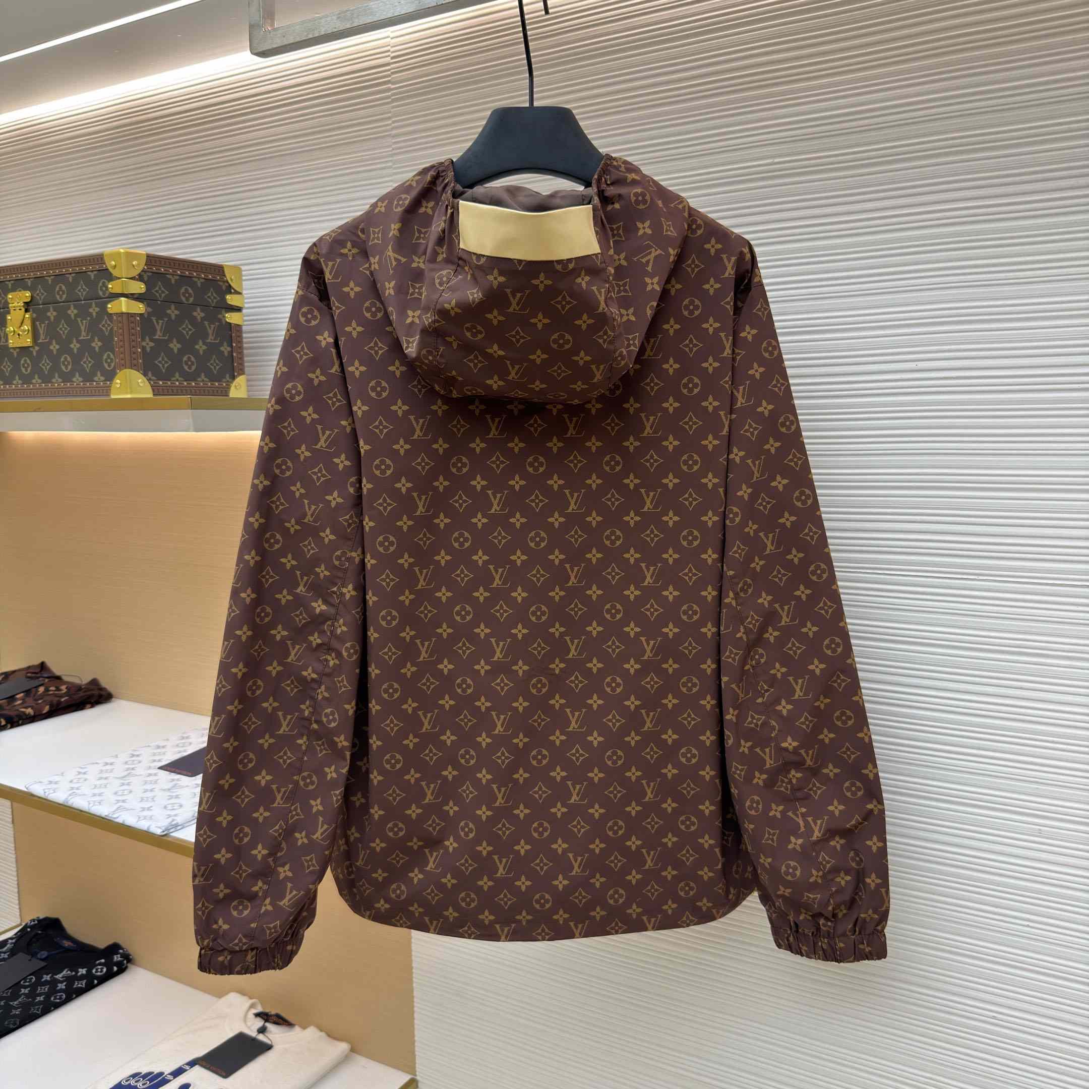 Louis Vuitton Silk Tech Windbreaker 1AKO9S - DesignerGu