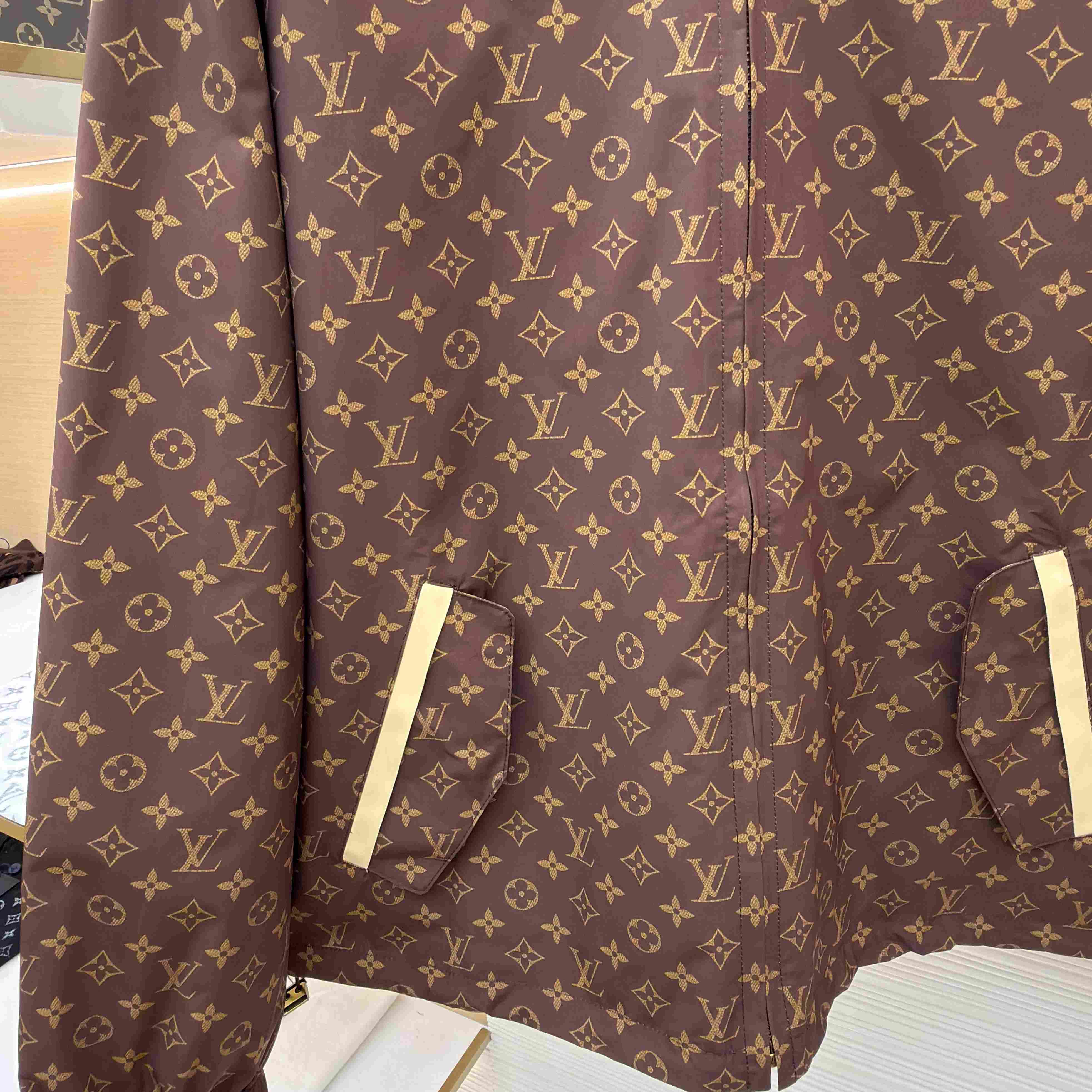 Louis Vuitton Silk Tech Windbreaker 1AKO9S - DesignerGu