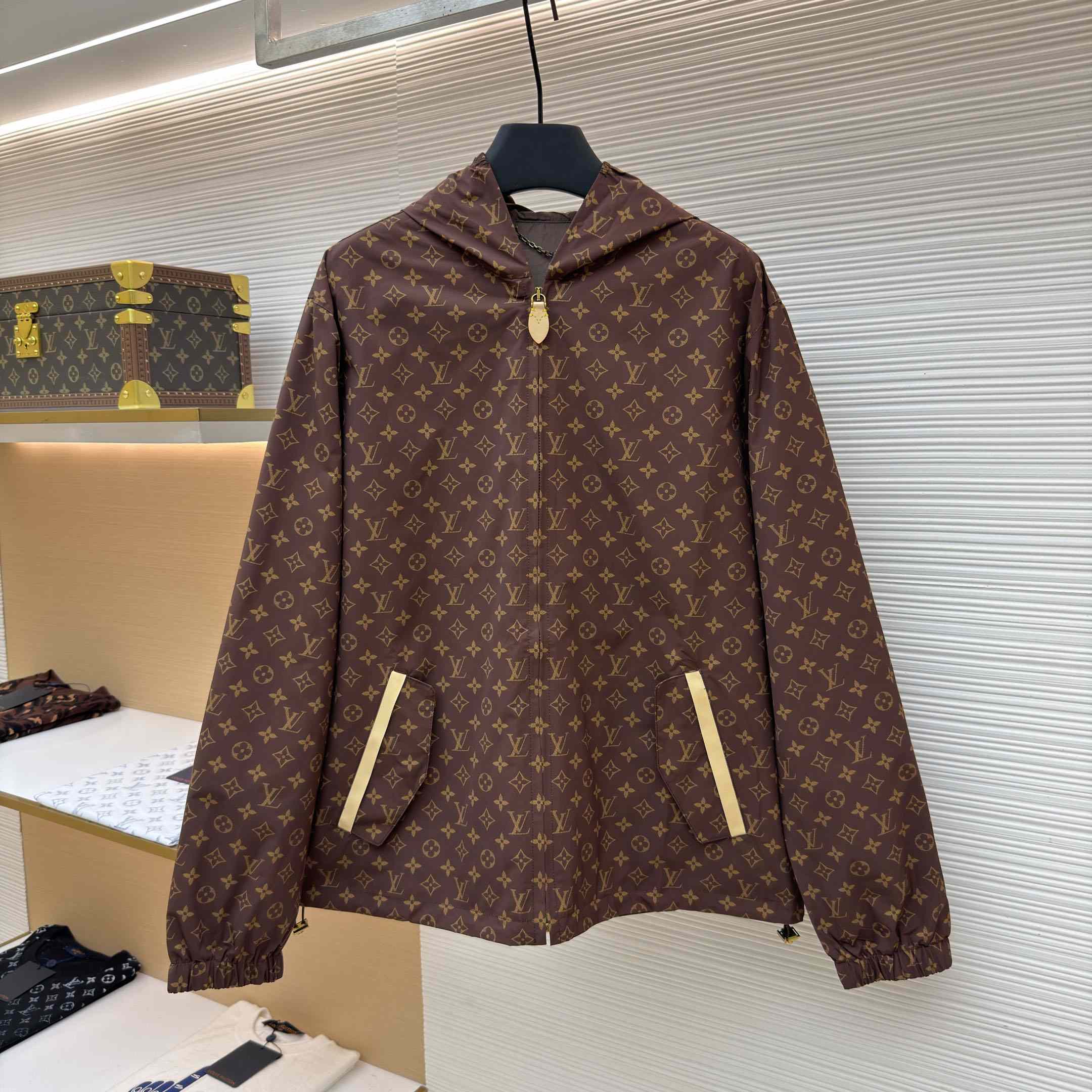 Louis Vuitton Silk Tech Windbreaker 1AKO9S - DesignerGu