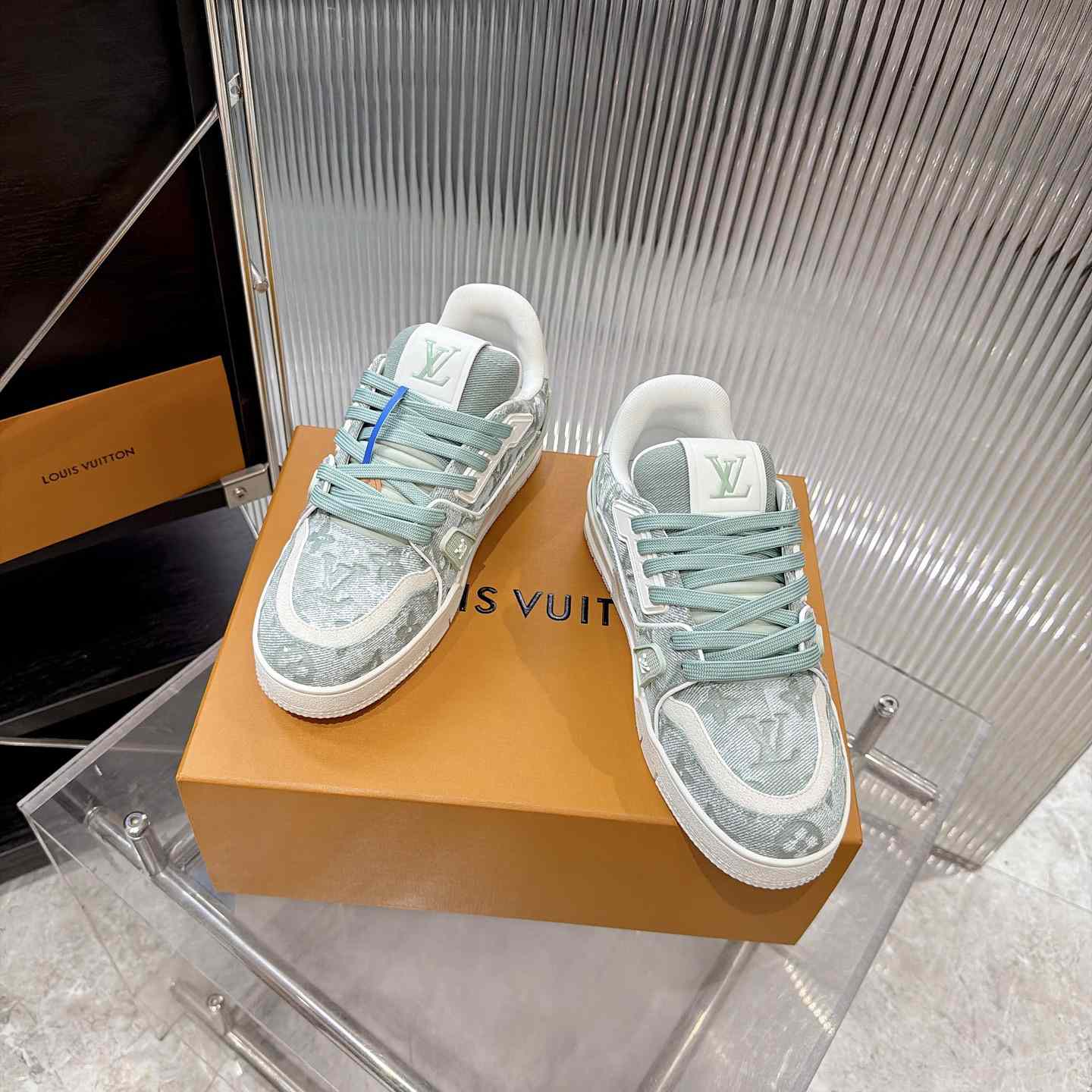 Louis Vuitton LV Trainer Sneaker 1AK7OI（upon uk size） - DesignerGu