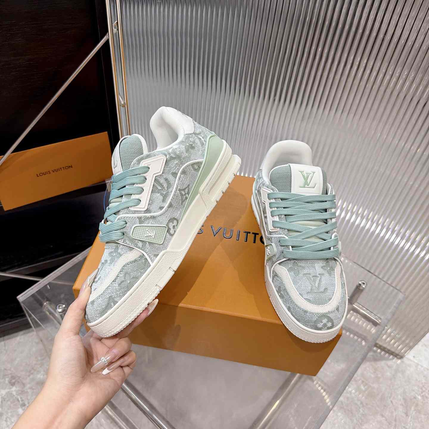 Louis Vuitton LV Trainer Sneaker 1AK7OI（upon uk size） - DesignerGu