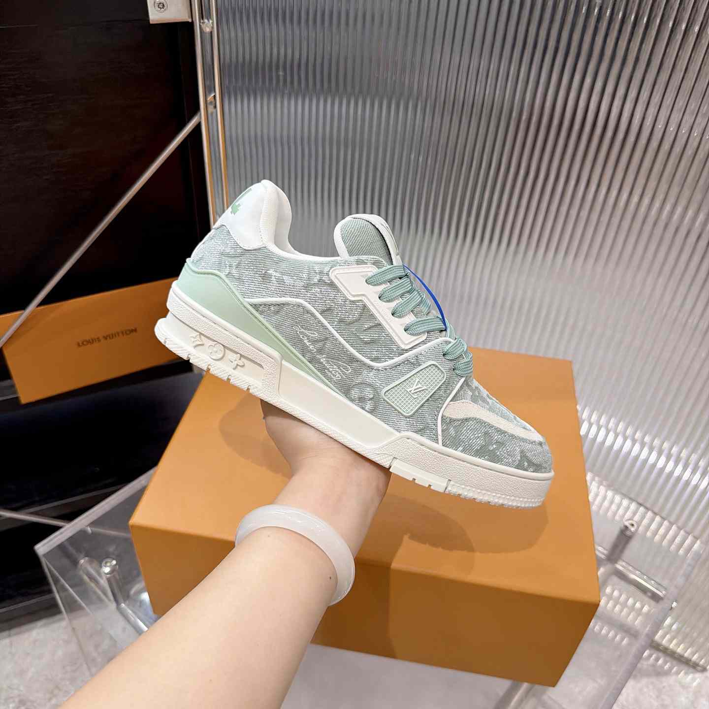 Louis Vuitton LV Trainer Sneaker 1AK7OI（upon uk size） - DesignerGu