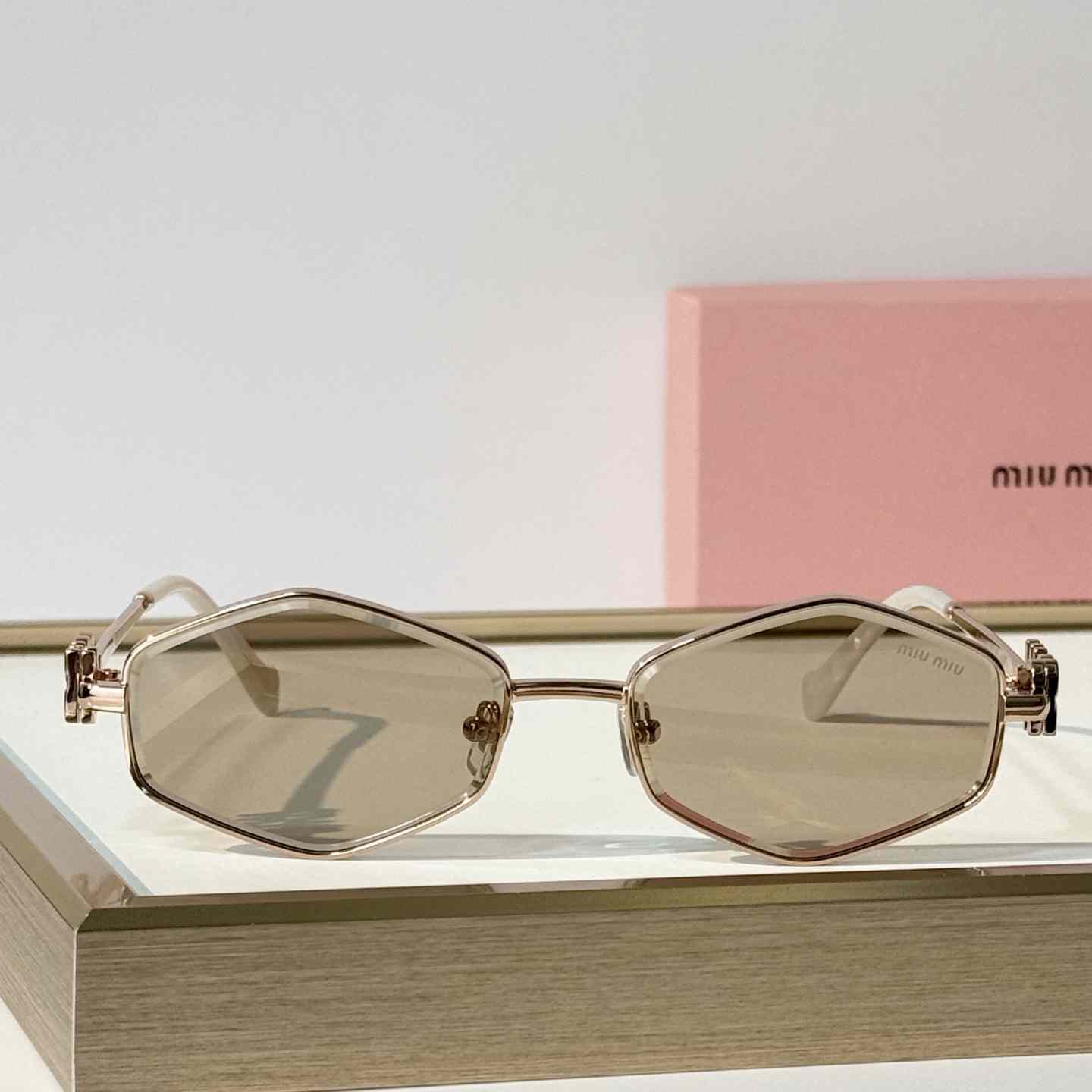 Miu Miu MU 504ZS Sunglasses - DesignerGu