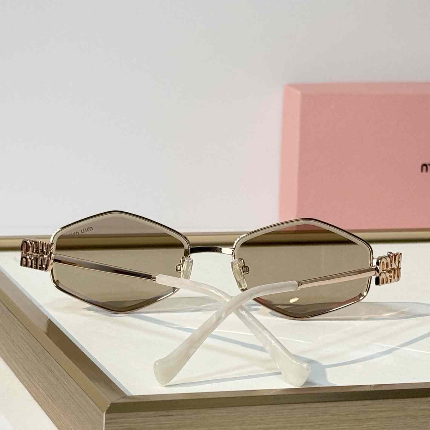 Miu Miu MU 504ZS Sunglasses - DesignerGu