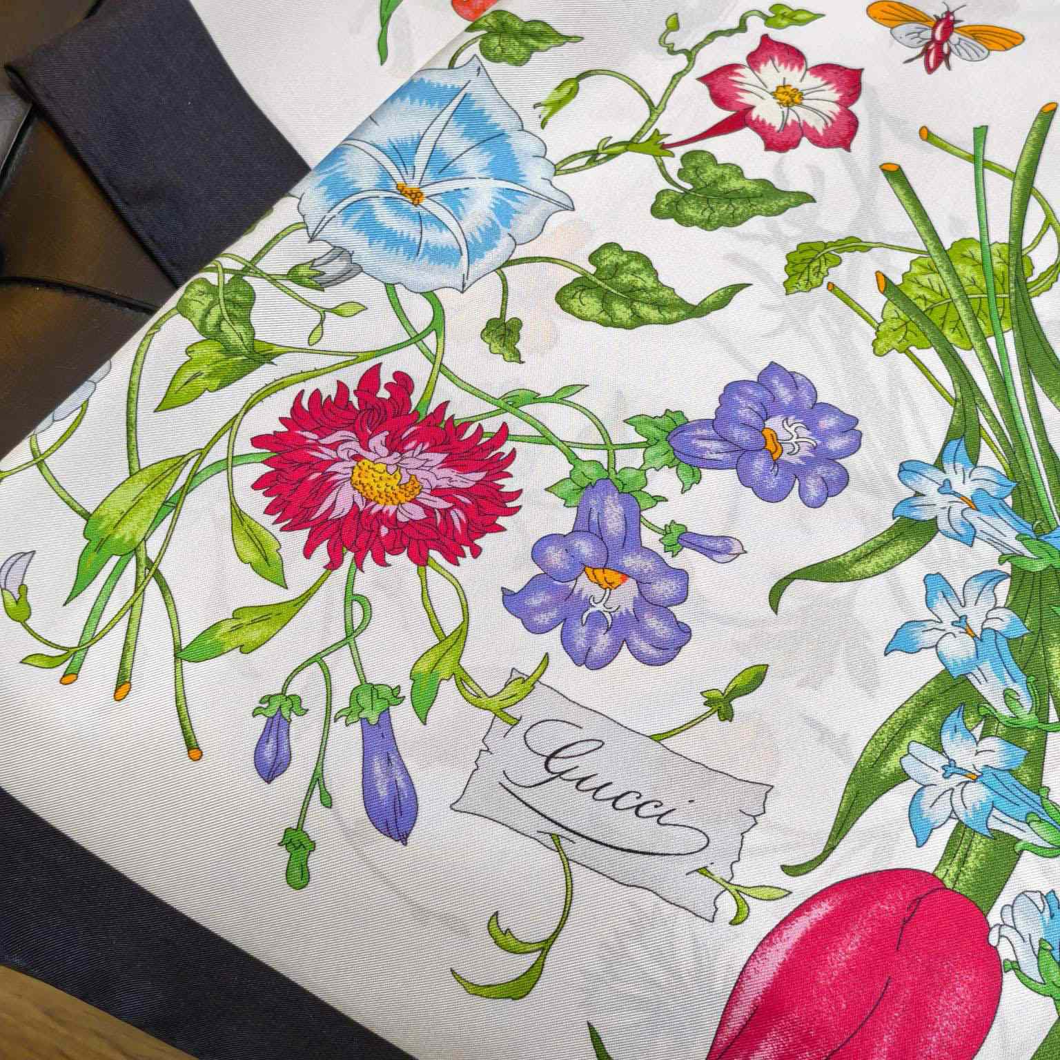 Gucci Printed Flora Silk Twill Carré - DesignerGu
