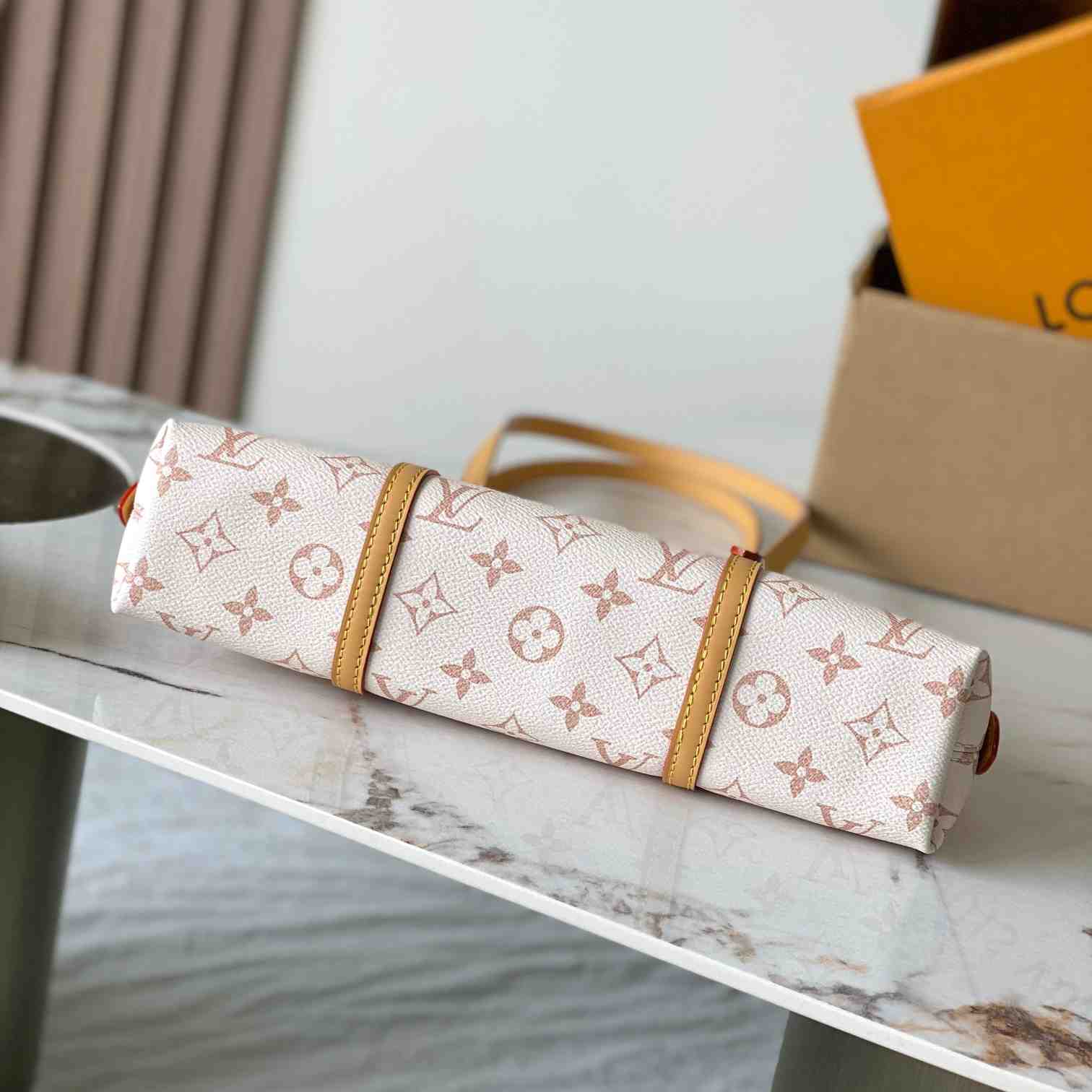 Louis Vuitton Squire East West M2A457 - DesignerGu
