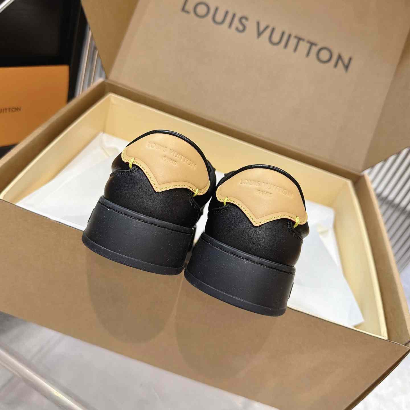Louis Vuitton LV Flash Sneaker 1AJA41  (upon uk size) - DesignerGu