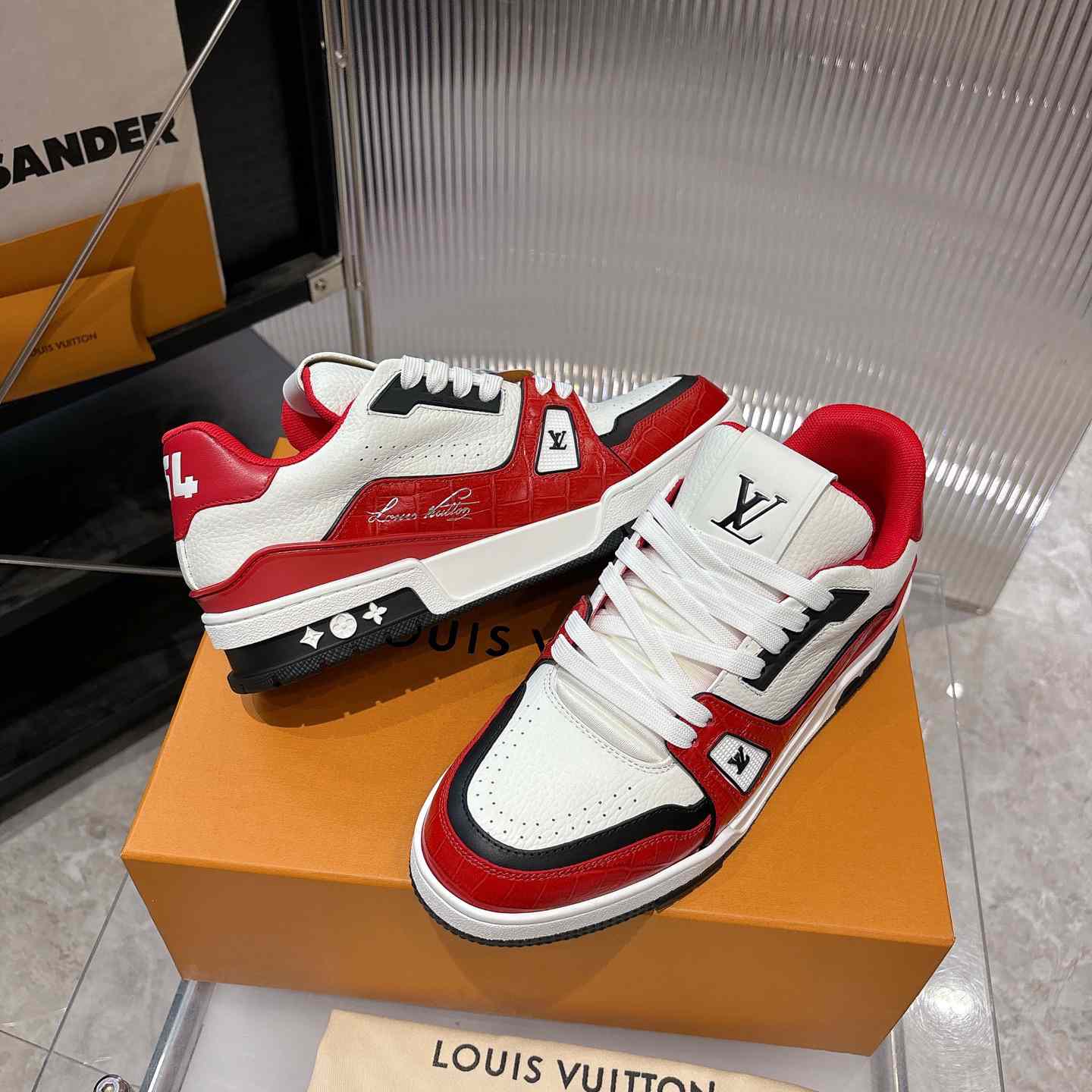Louis Vuitton LV Trainer Sneaker 1AIWI9 (upon uk size） - DesignerGu