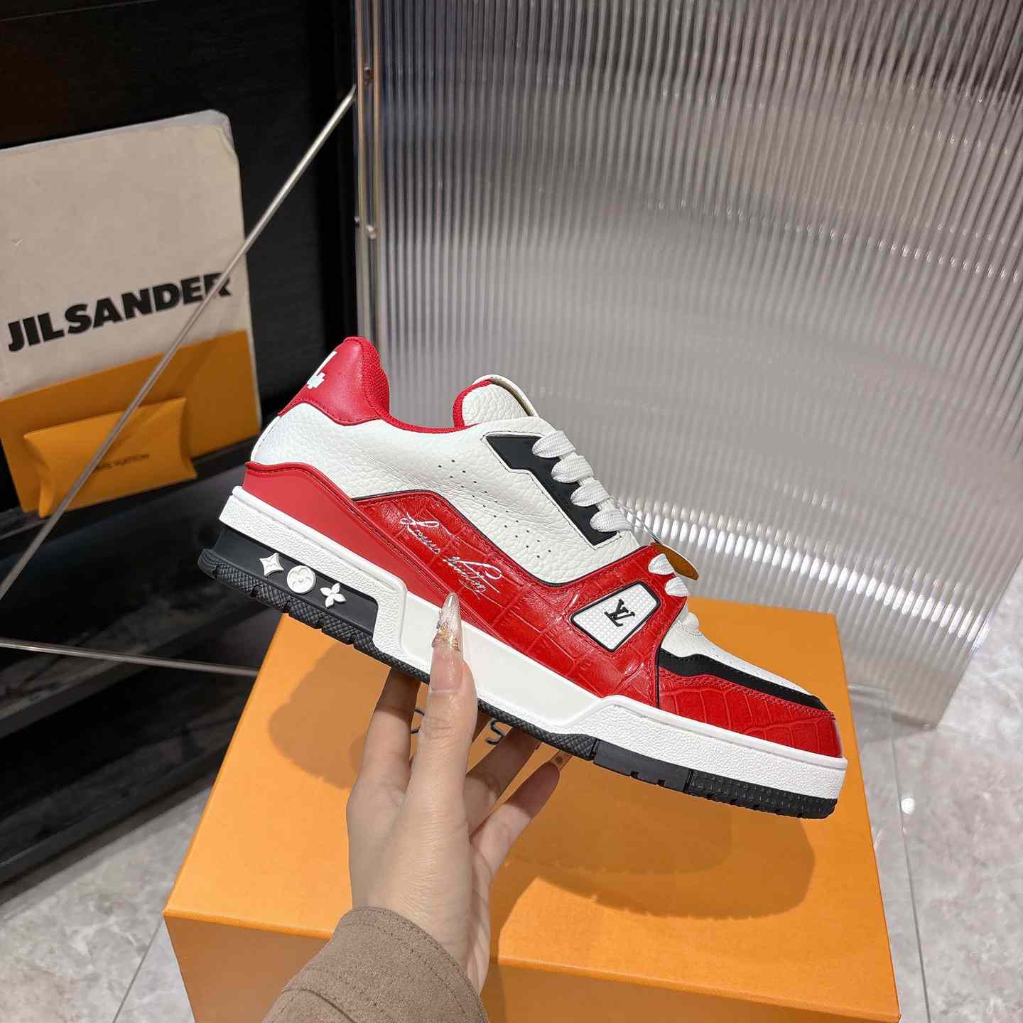Louis Vuitton LV Trainer Sneaker 1AIWI9 (upon uk size） - DesignerGu