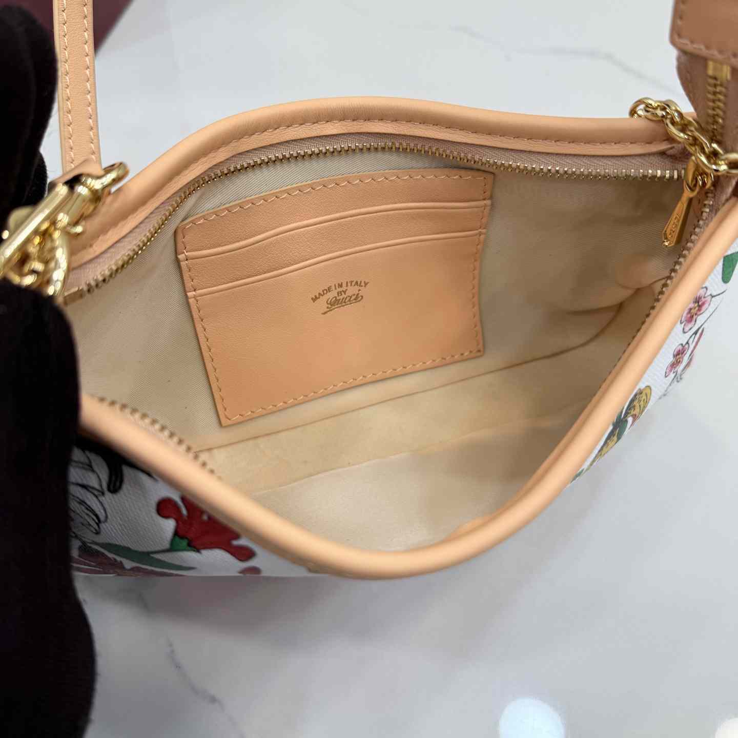 Gucci Gossip Small Shoulder Bag 875847 - DesignerGu