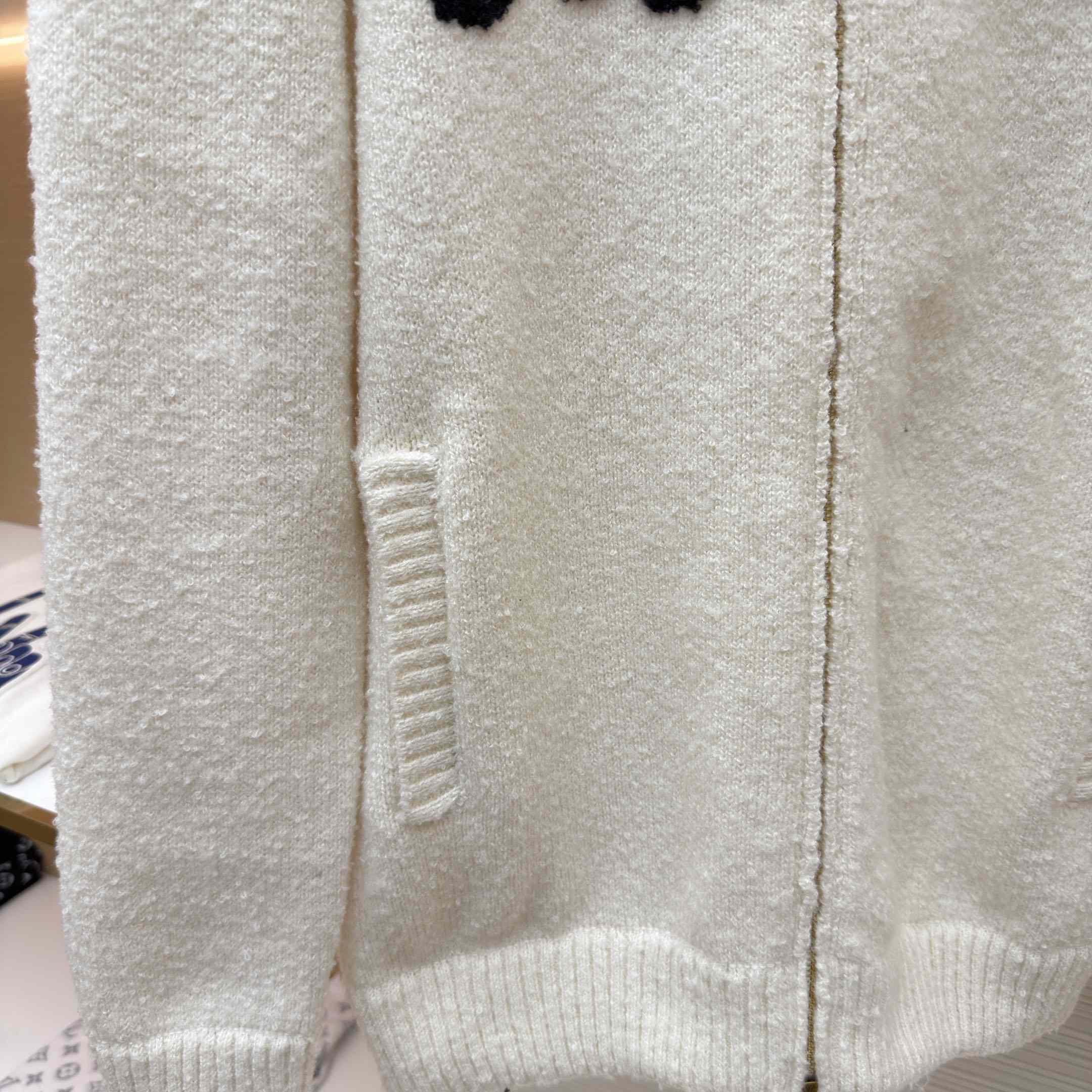 Louis Vuitton Embroidered Signature Zippered Blouson 1AKLWH - DesignerGu