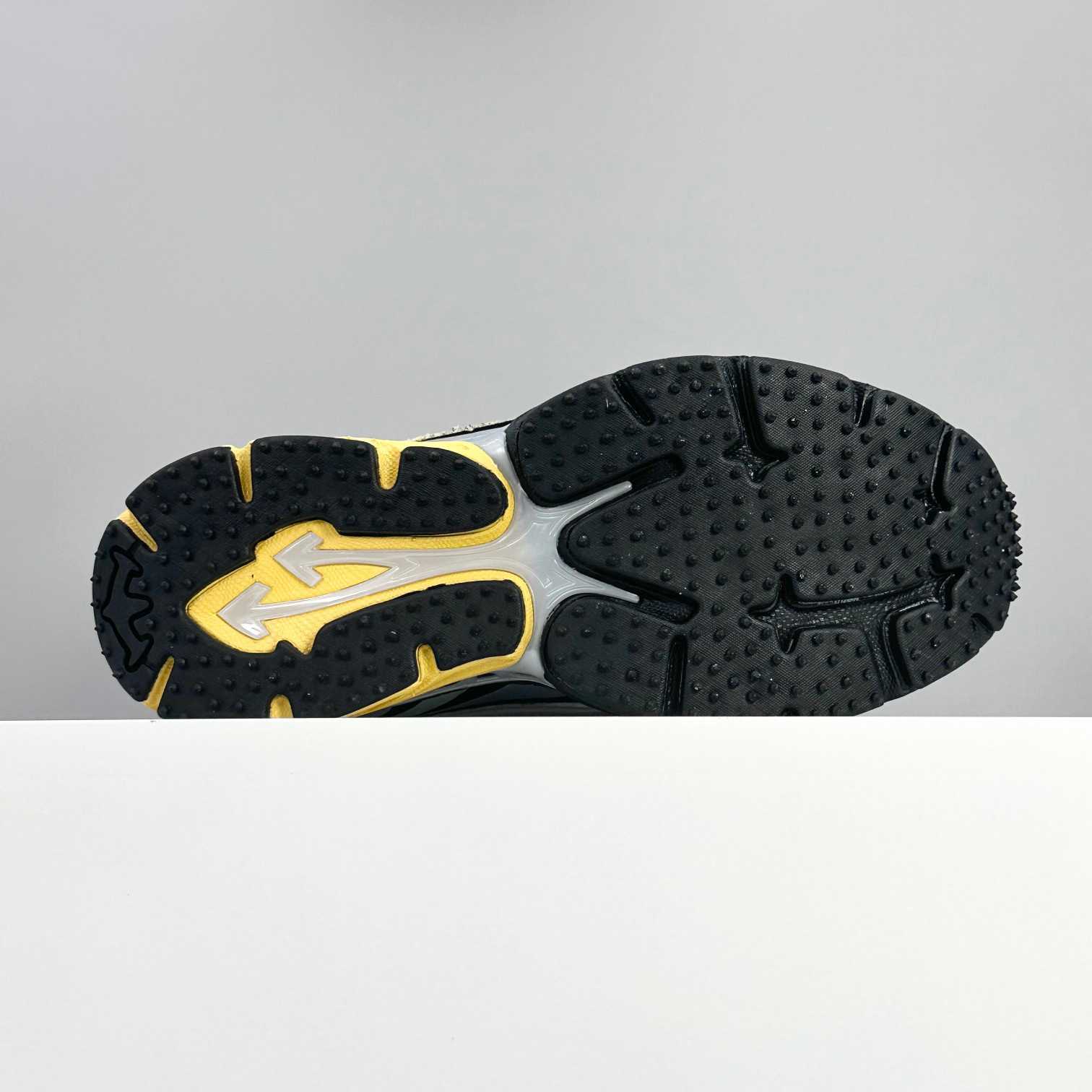 Off-White Be Right Back Sneakers - DesignerGu