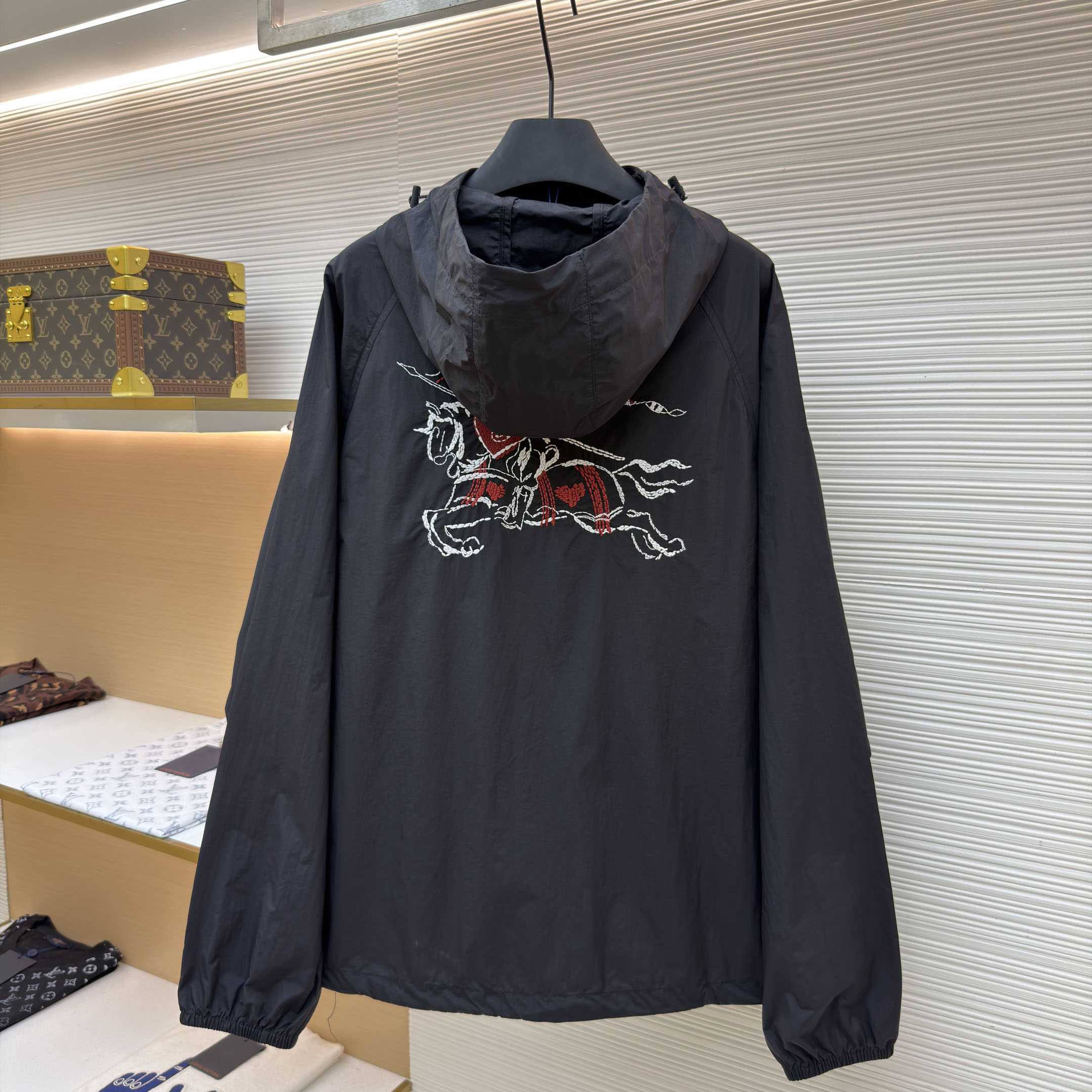 Burberry Heart Knight Nylon Clapton Hooded Jacket - DesignerGu