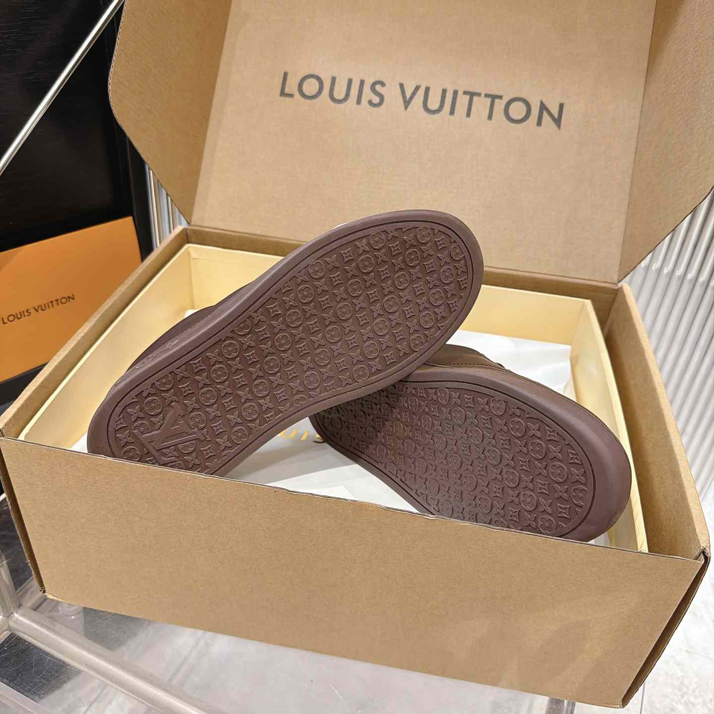 Louis Vuitton LV Flash Sneaker 1AJA75  (upon uk size) - DesignerGu