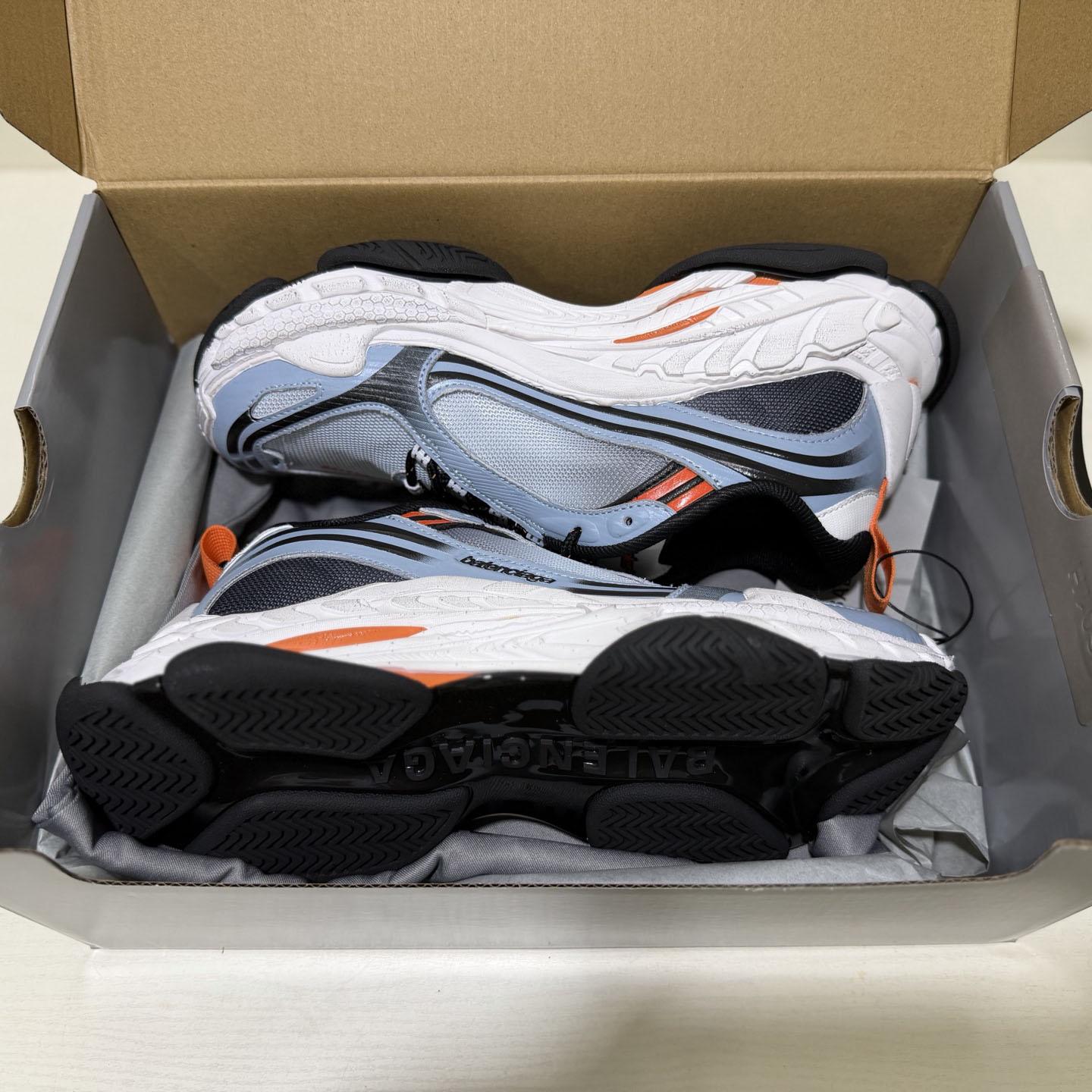 Balenciaga  Triple S.2 GRADIENT Sneaker  - DesignerGu