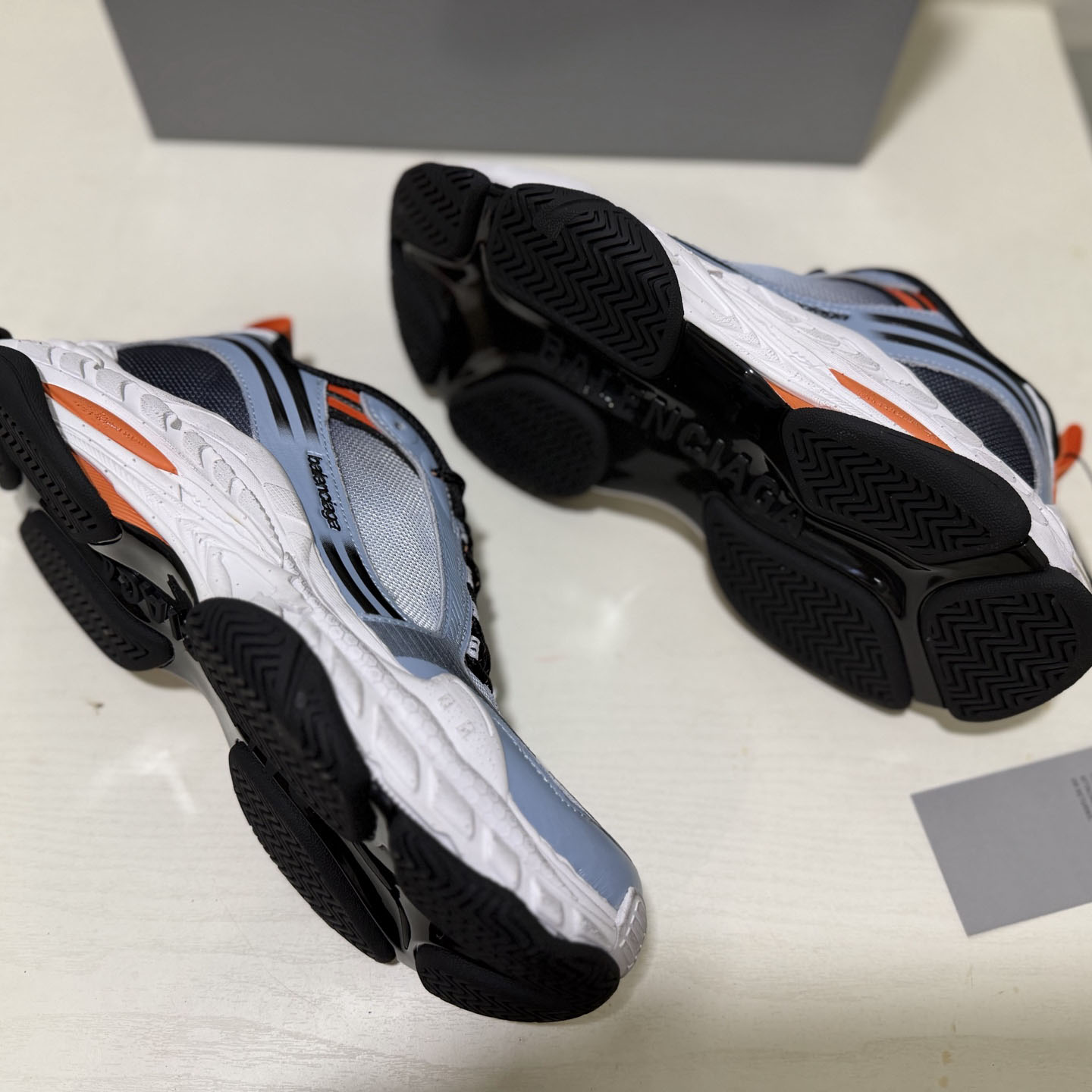 Balenciaga  Triple S.2 GRADIENT Sneaker  - DesignerGu