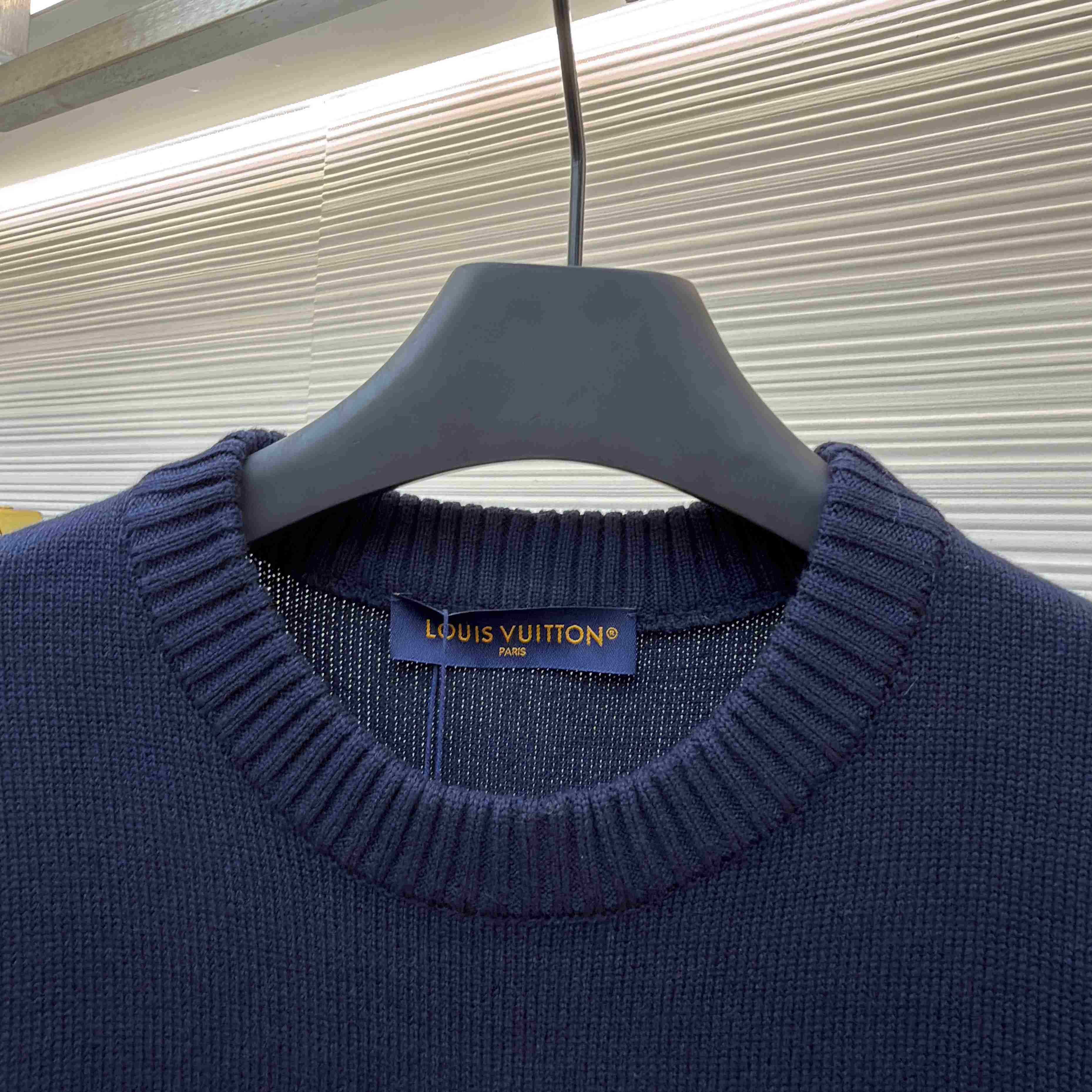 Gucci  Signature Crest Pullover - DesignerGu