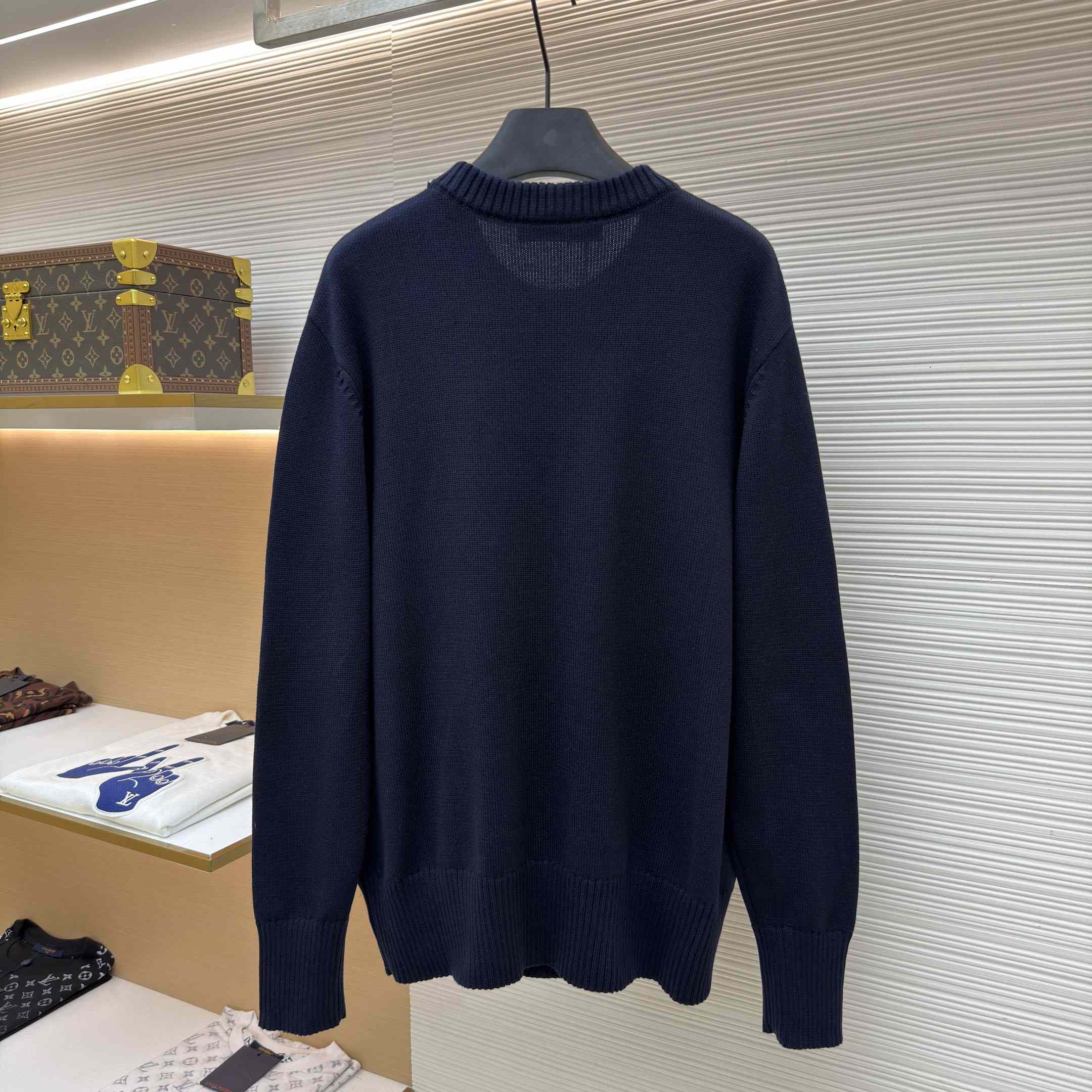 Gucci  Signature Crest Pullover - DesignerGu