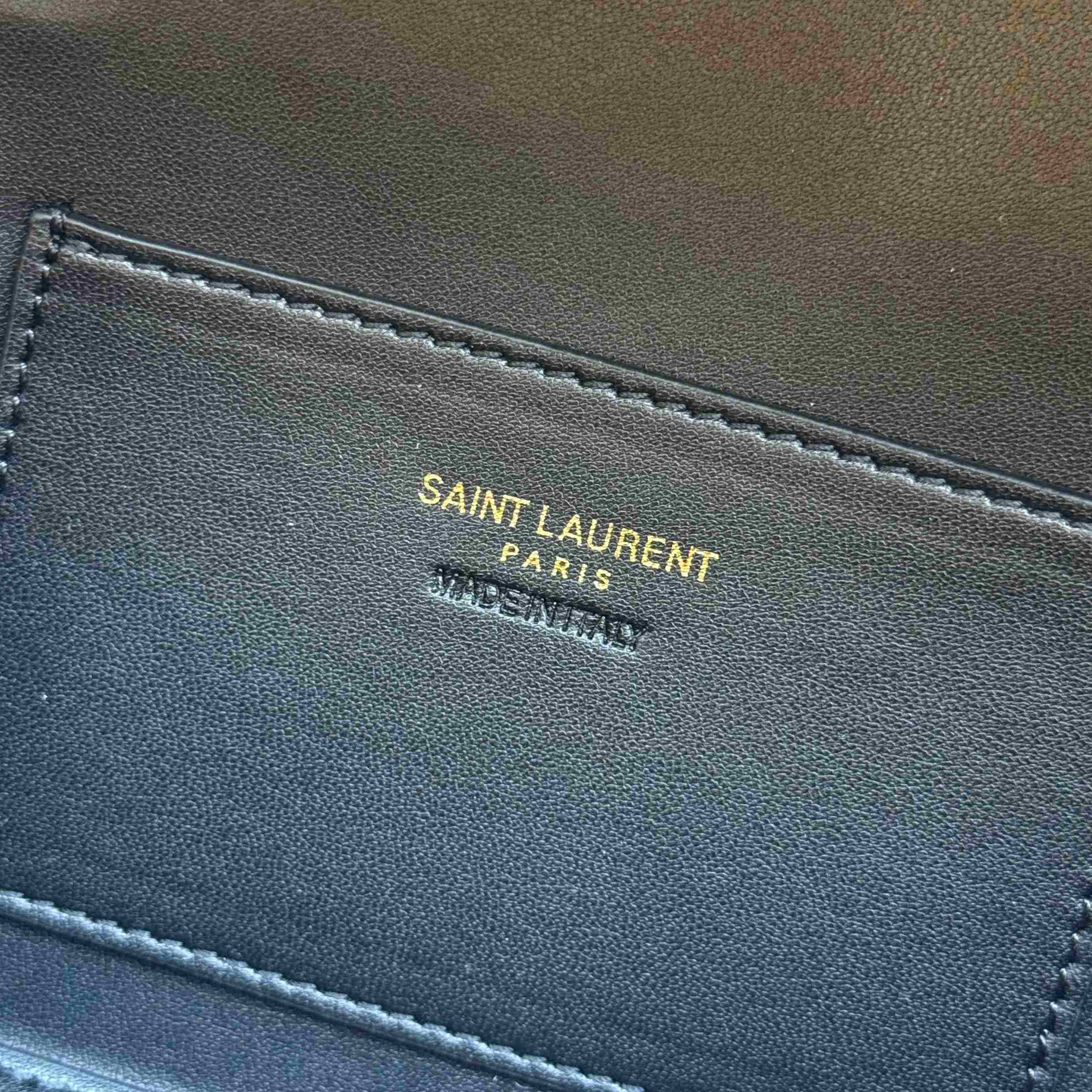 Saint Laurent GABY Vanity large In Suede - DesignerGu