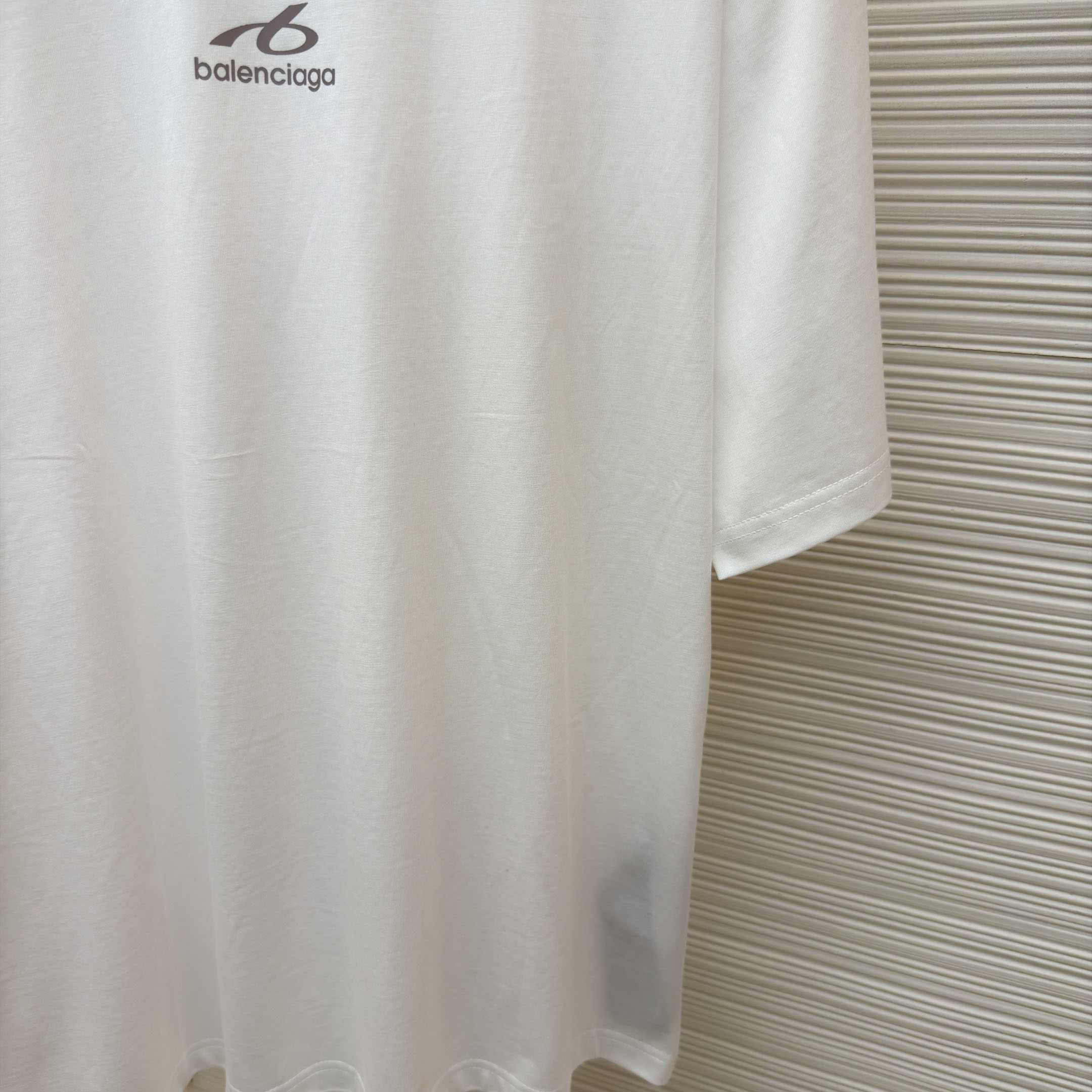 Balenciaga Bodies Medium Fit T-shirt in White - DesignerGu