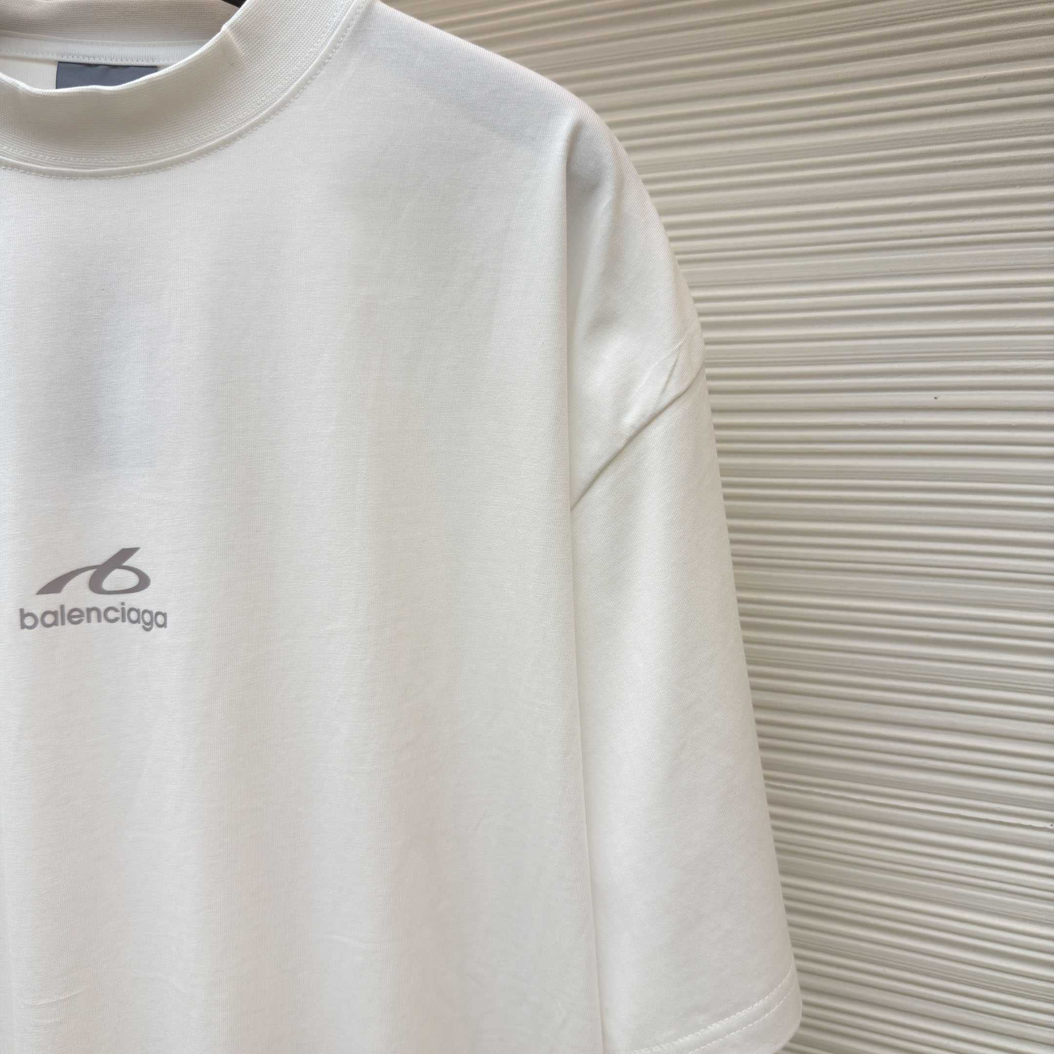 Balenciaga Bodies Medium Fit T-shirt in White - DesignerGu
