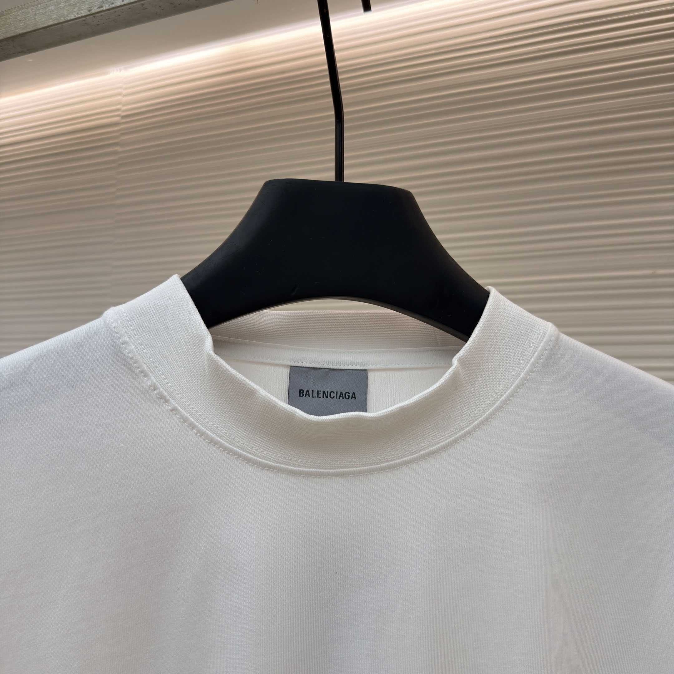 Balenciaga Bodies Medium Fit T-shirt in White - DesignerGu