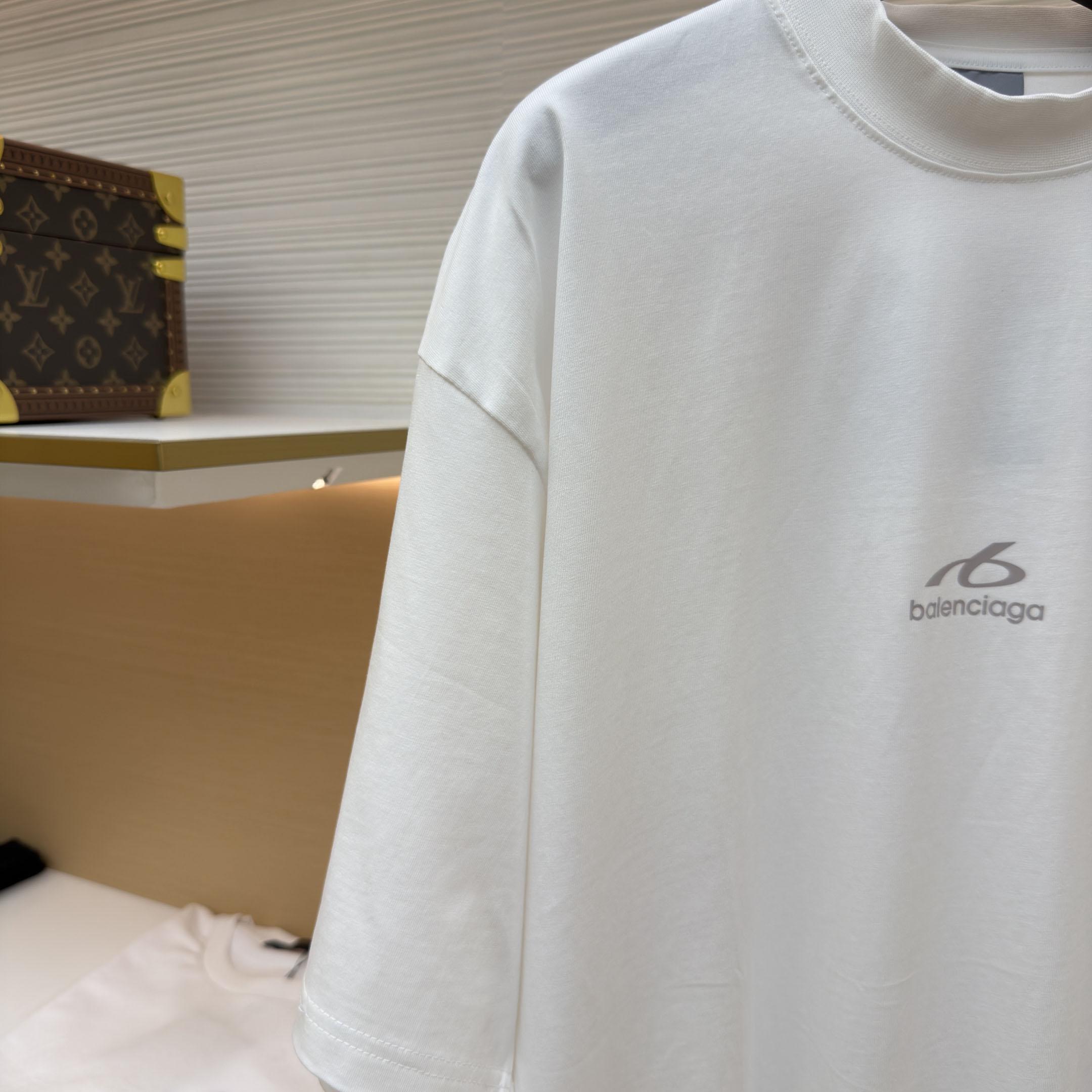 Balenciaga Bodies Medium Fit T-shirt in White - DesignerGu