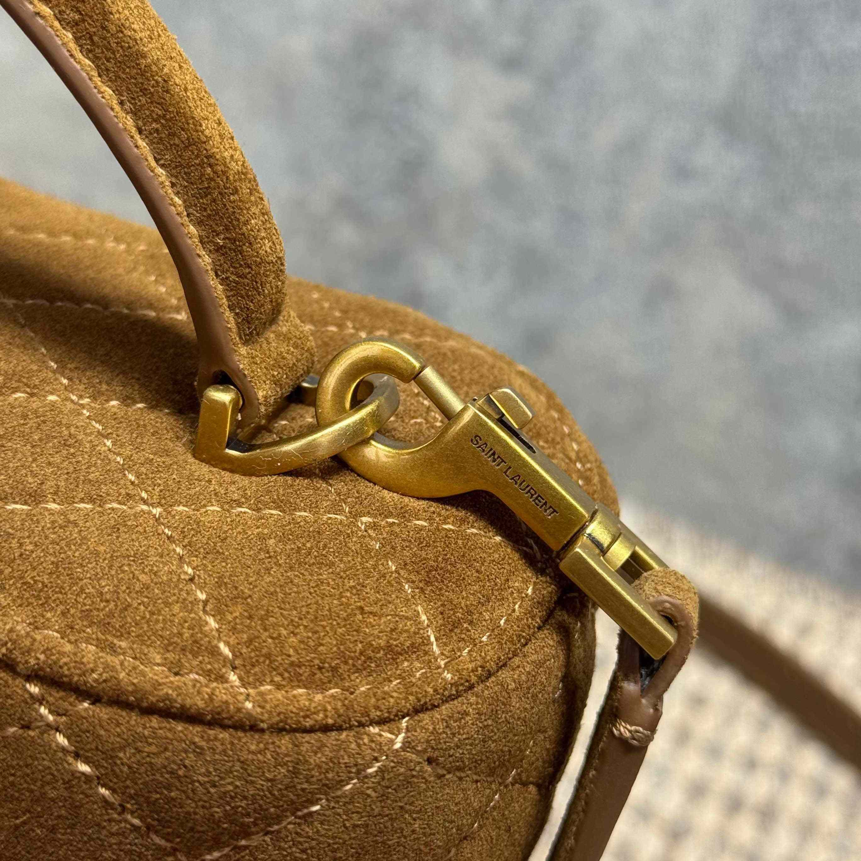 Saint Laurent GABY Vanity large In Suede - DesignerGu
