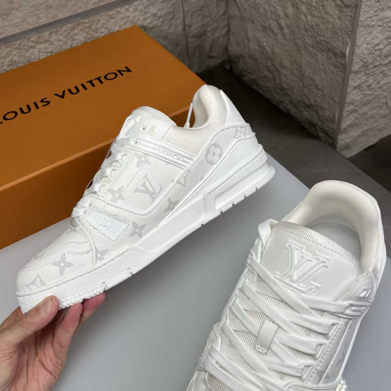 Louis Vuitton LV Trainer Sneaker 1AHDMZ (upon uk size） - DesignerGu