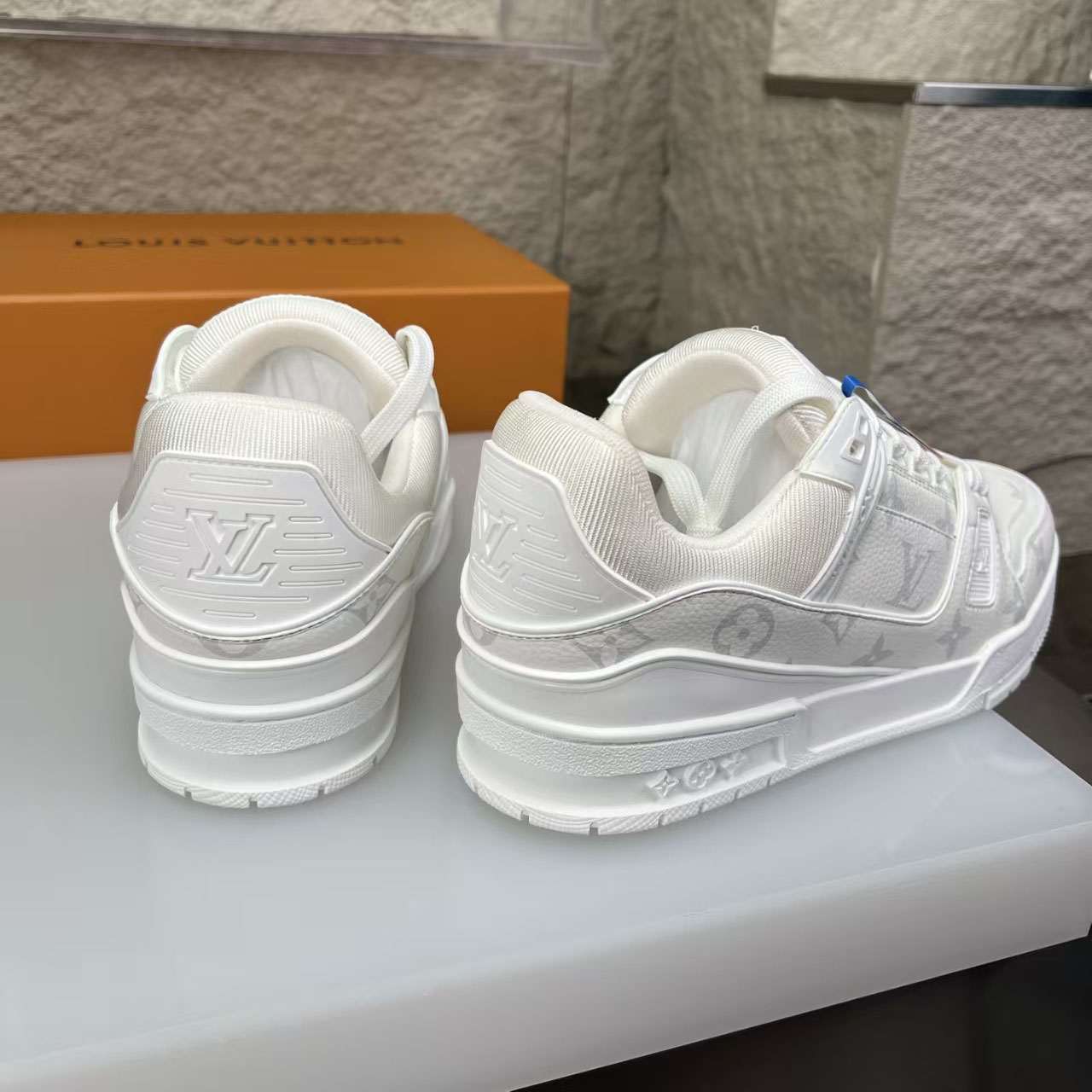 Louis Vuitton LV Trainer Sneaker 1AHDMZ (upon uk size） - DesignerGu