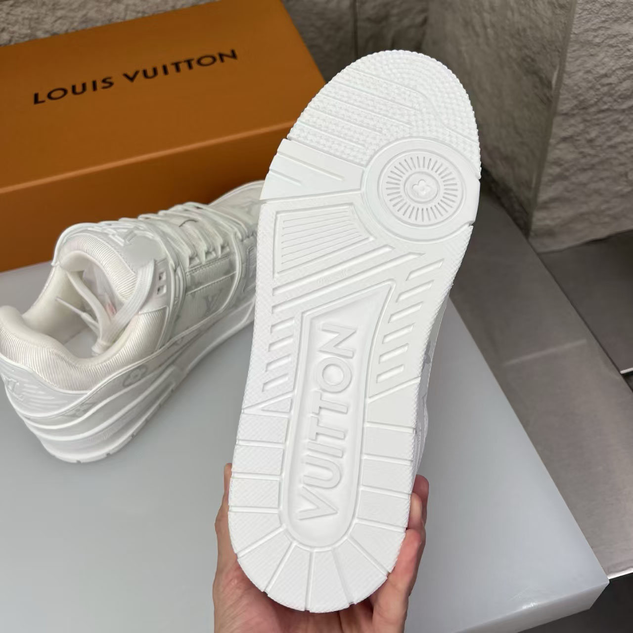 Louis Vuitton LV Trainer Sneaker 1AHDMZ (upon uk size） - DesignerGu