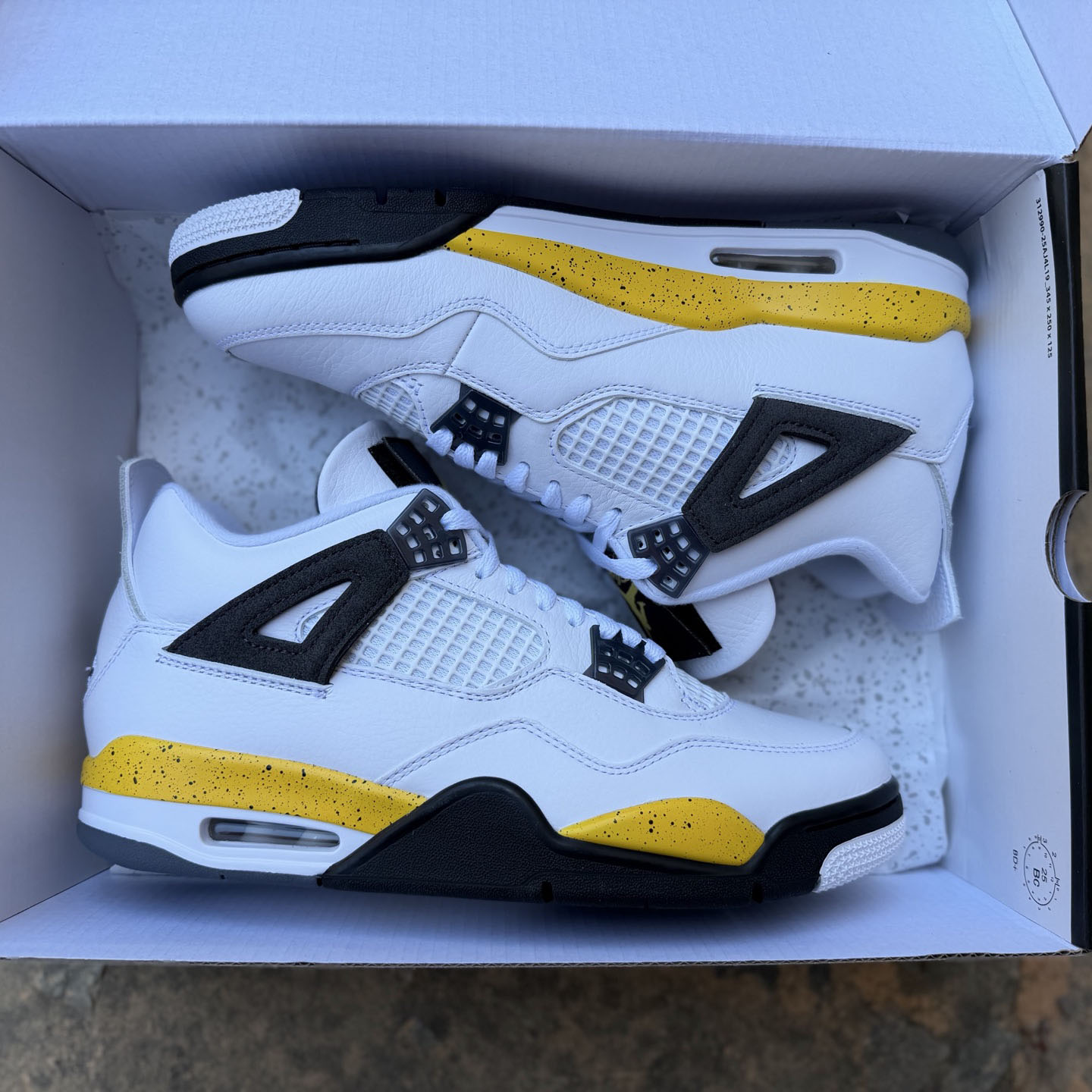  Air Jordan 4 Retro Tour Yellow  IO2463-102  - DesignerGu