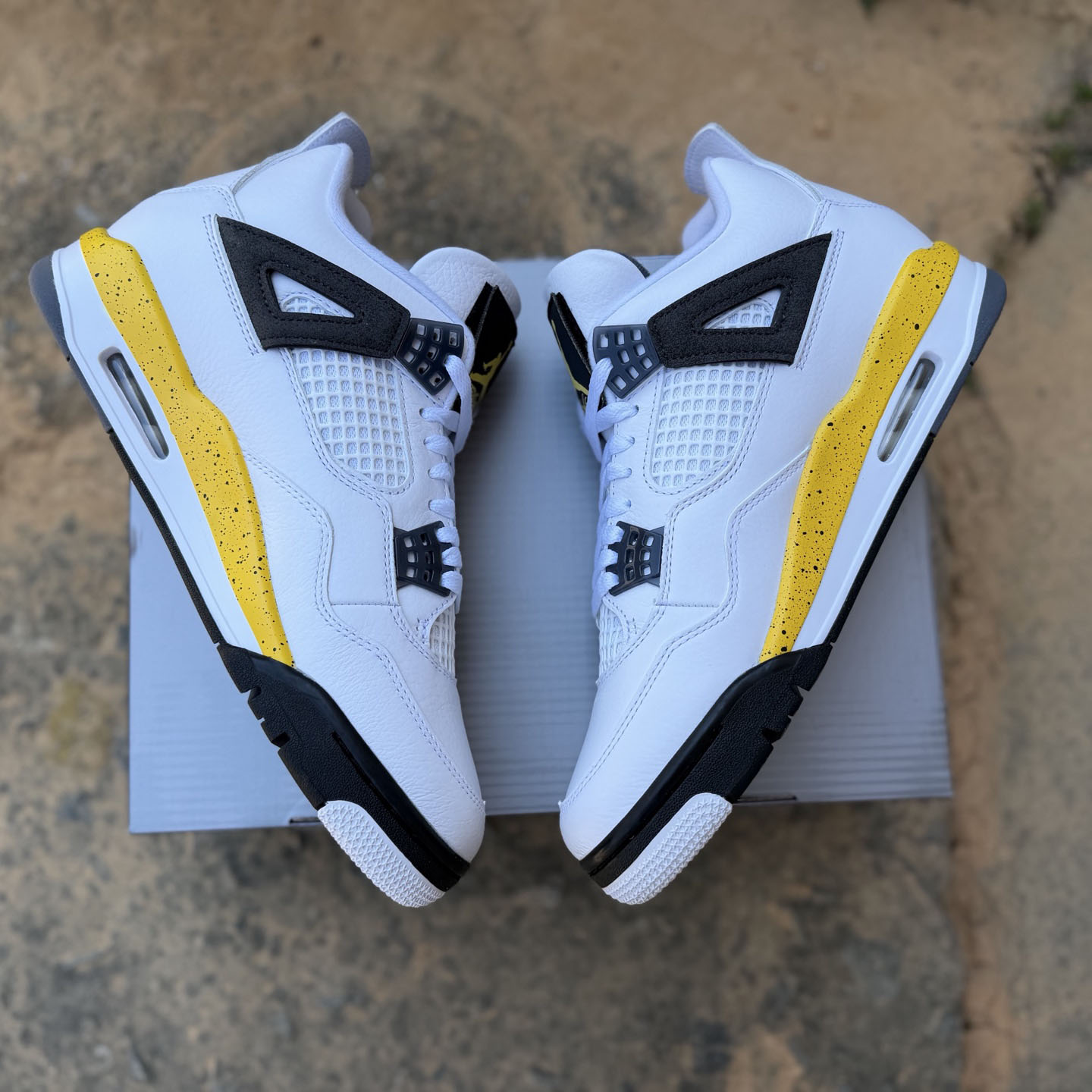  Air Jordan 4 Retro Tour Yellow  IO2463-102  - DesignerGu