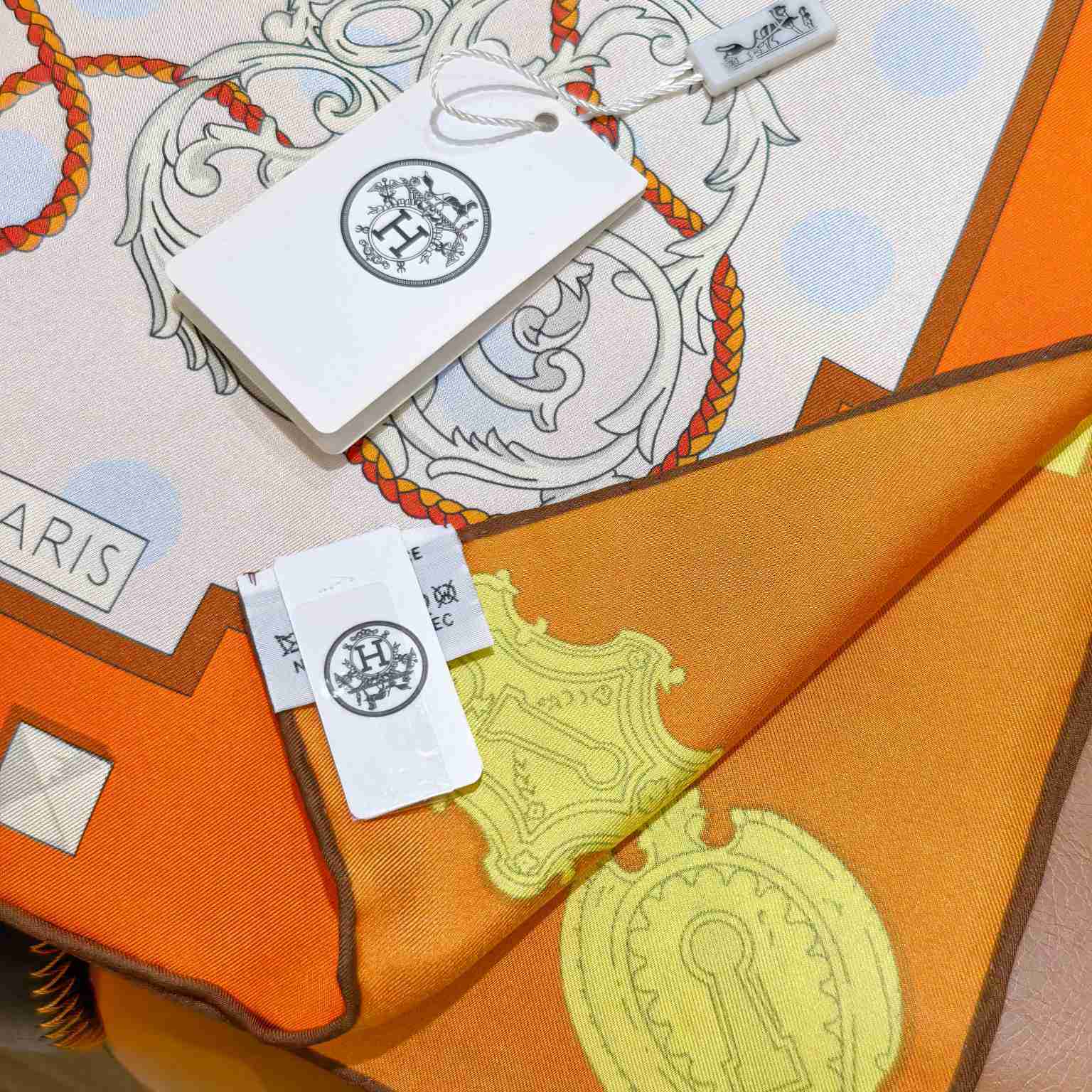 Hermes Les Cles Double Face Scarf 90 - DesignerGu