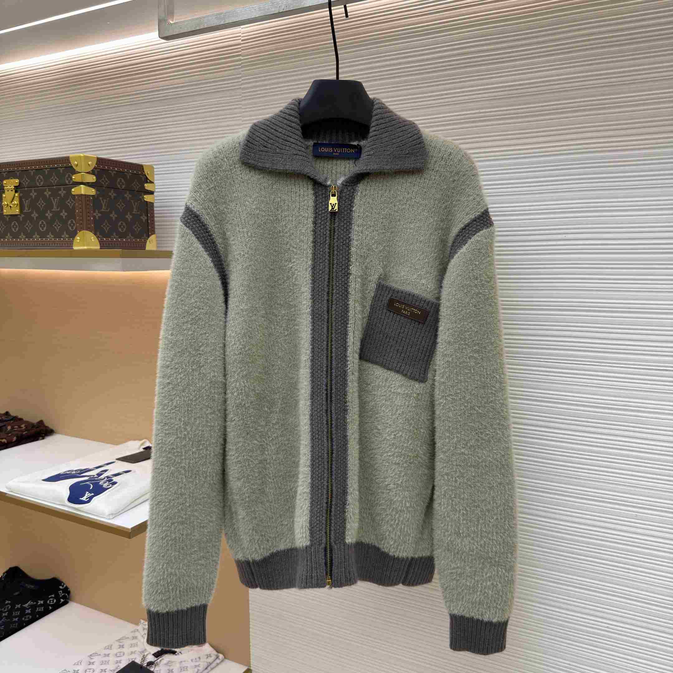 Louis Vuitton Zippered Textured Overshirt 1AKLVI - DesignerGu
