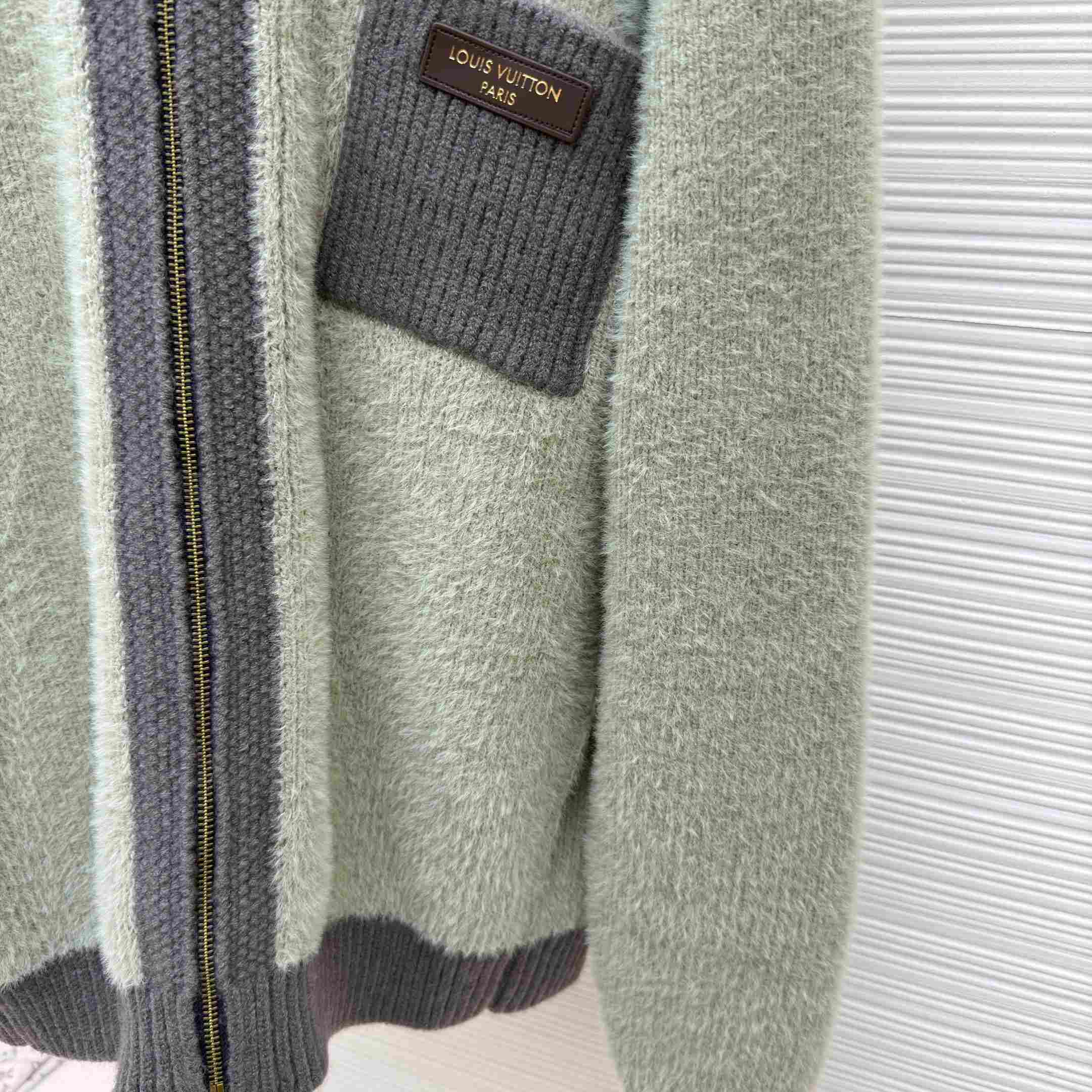 Louis Vuitton Zippered Textured Overshirt 1AKLVI - DesignerGu