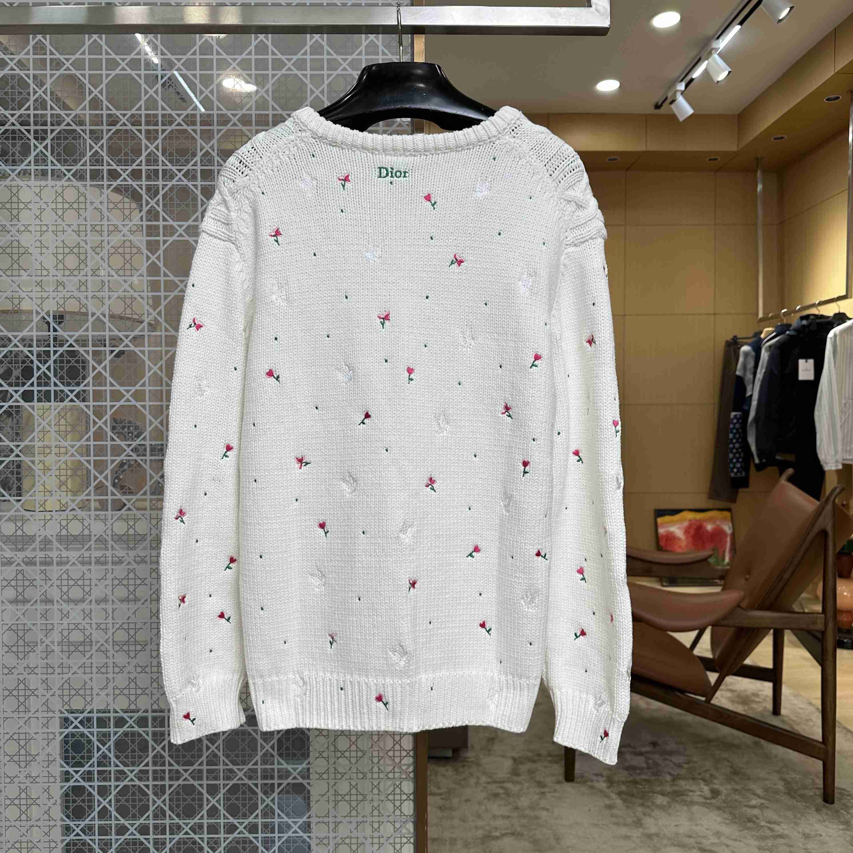 Dior Sweater With Floral Embroidery - DesignerGu