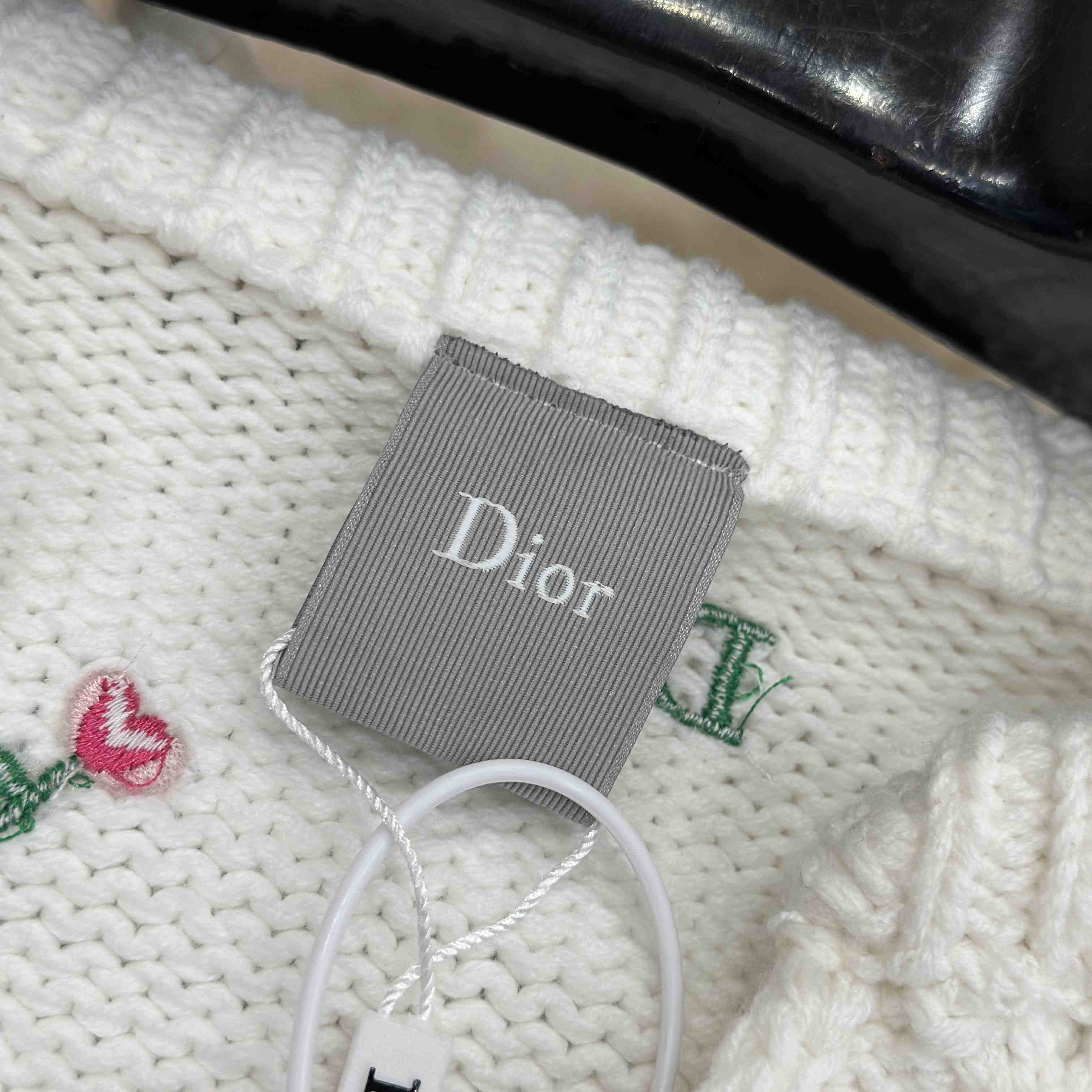 Dior Sweater With Floral Embroidery - DesignerGu