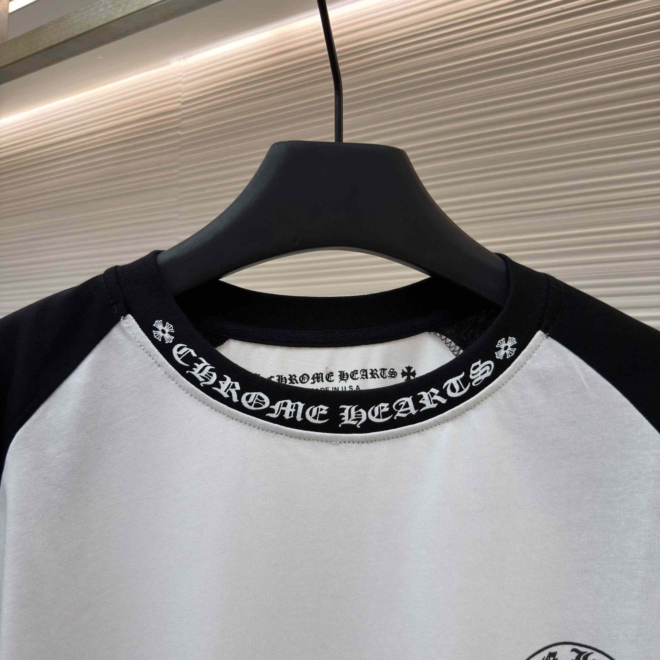 Chrome Hearts  Horseshoe Neck Logo Raglan T-Shirt - DesignerGu