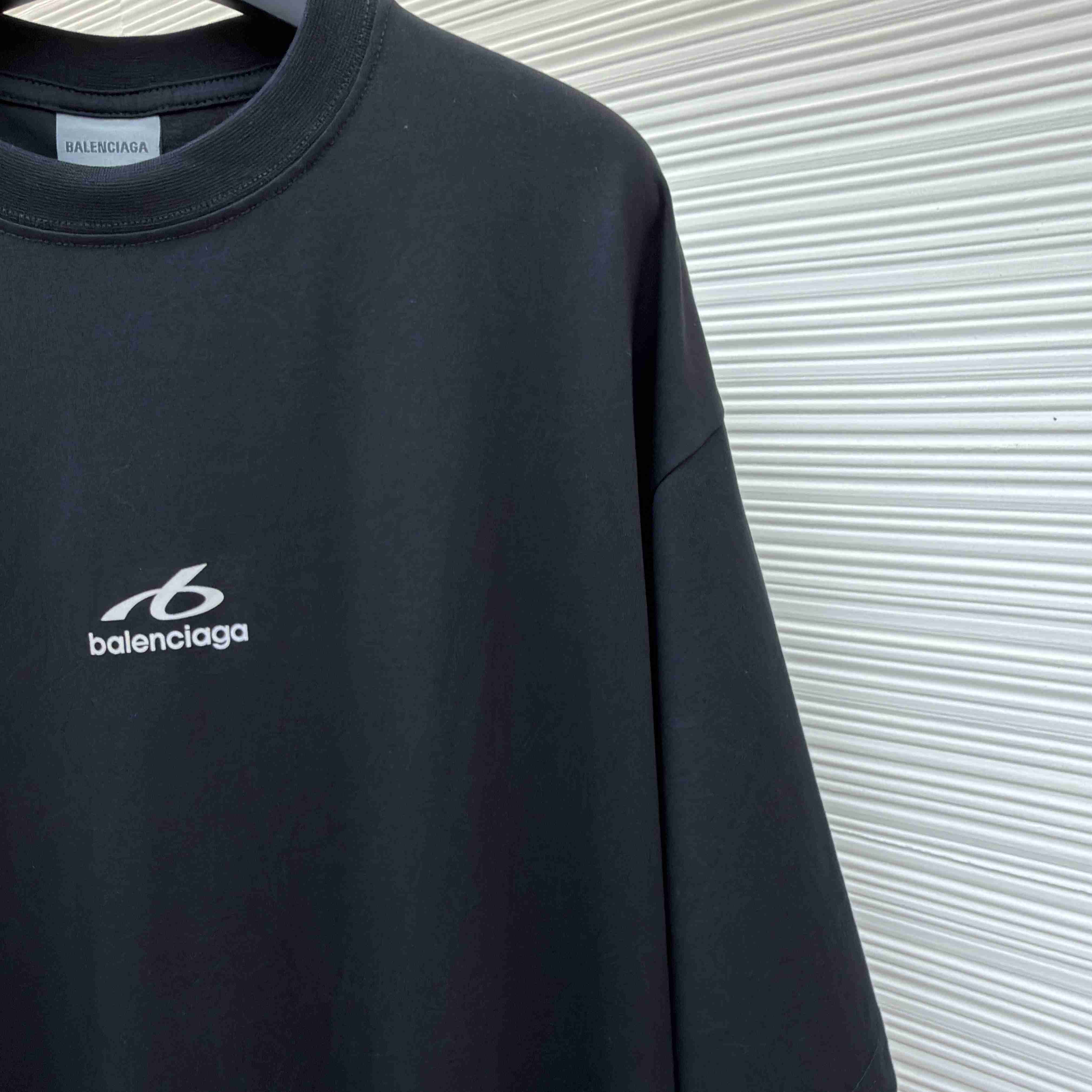 Balenciaga  Bodies Medium Fit T-shirt in Black - DesignerGu