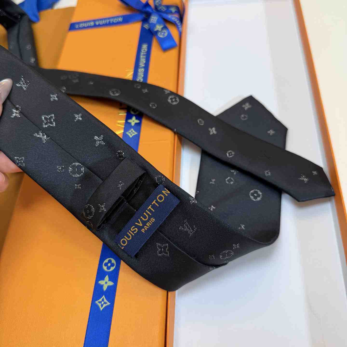 Louis Vuitton LV Starry Night Tie M79089 - DesignerGu