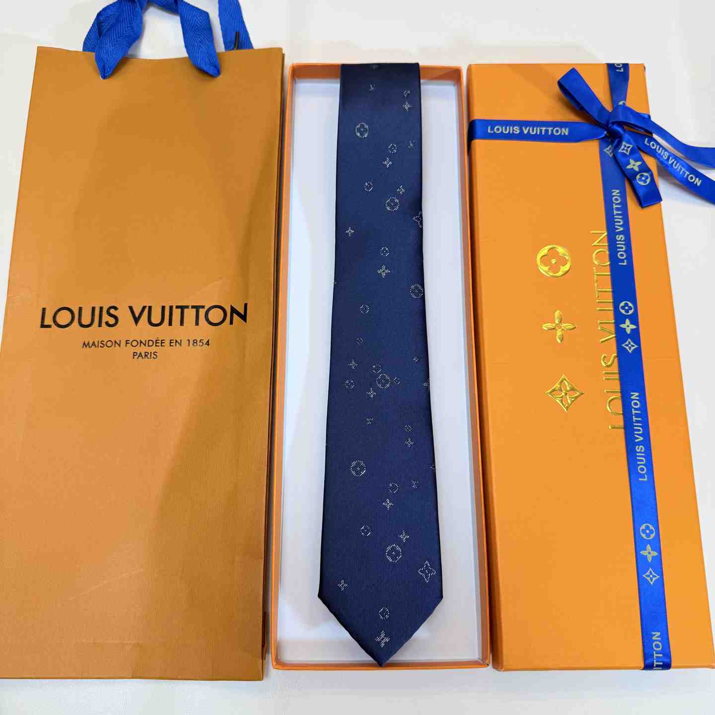 Louis Vuitton LV Starry Night Tie M9A448 - DesignerGu